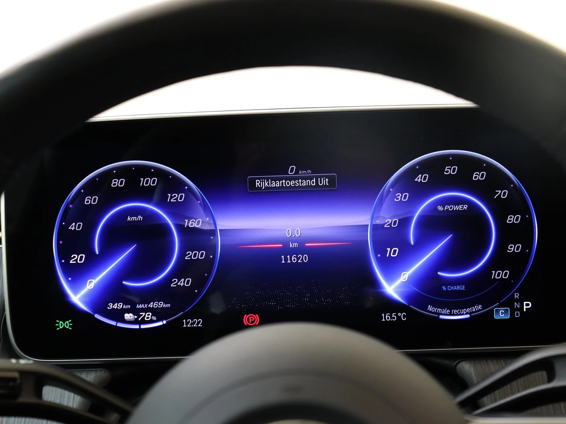 Mercedes-Benz-EQE-image-10