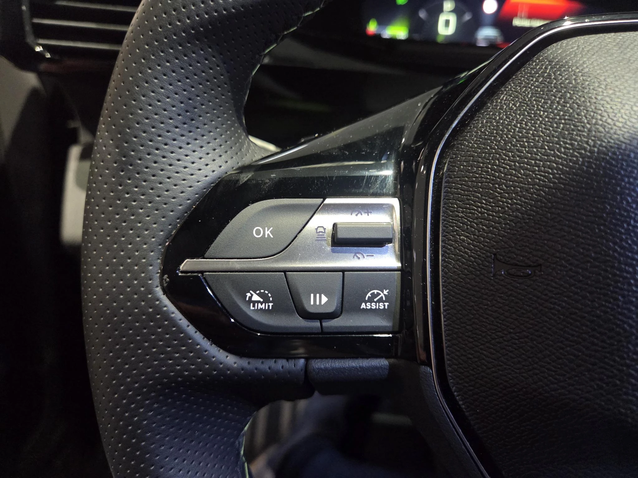 Peugeot-408-image-13