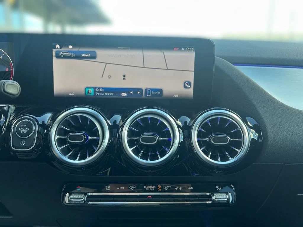 Mercedes-Benz-GLA 200 d-image-7