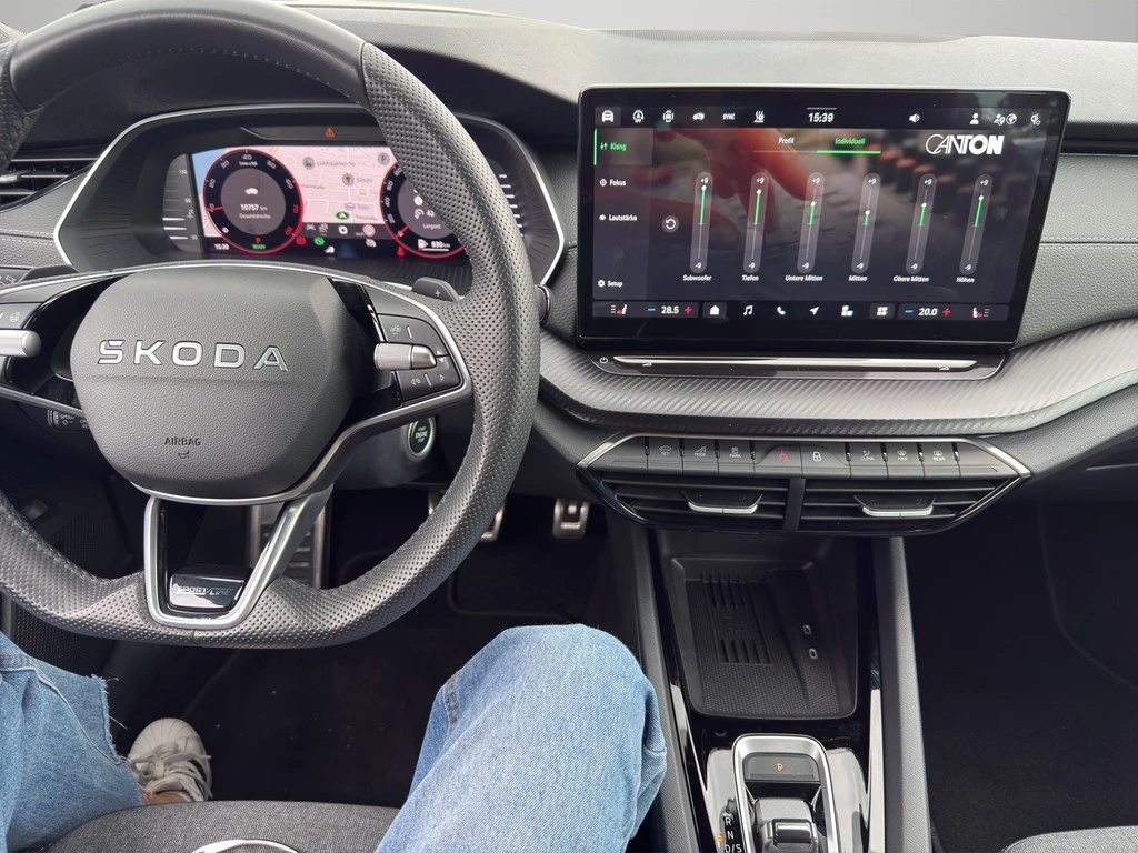 Škoda Octavia Combi 1.5 TSI mHEV Sportline *PANO*CANTON*ACC*DCC*AHK*MATRIX*