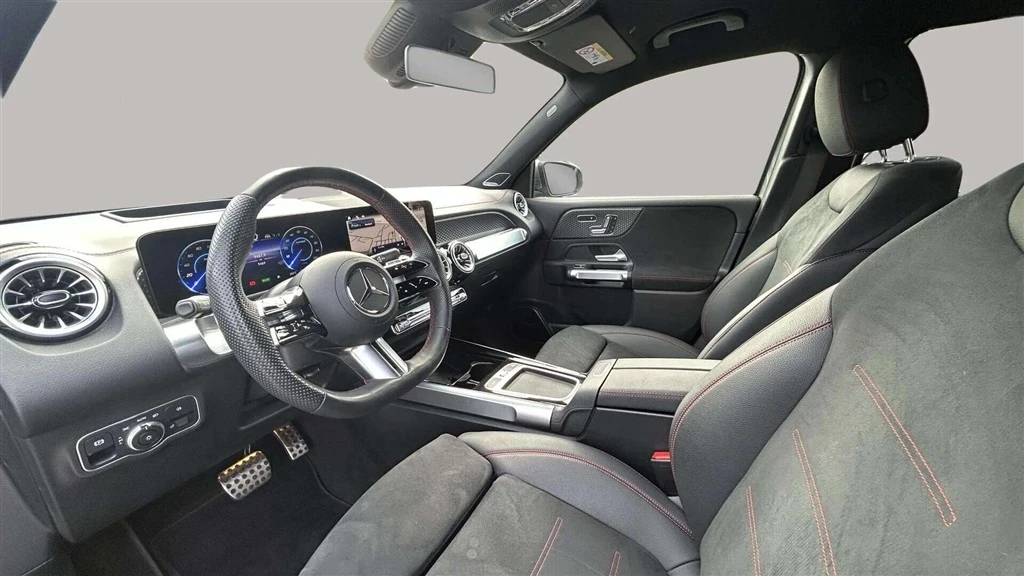 Mercedes-Benz-EQB-image-9