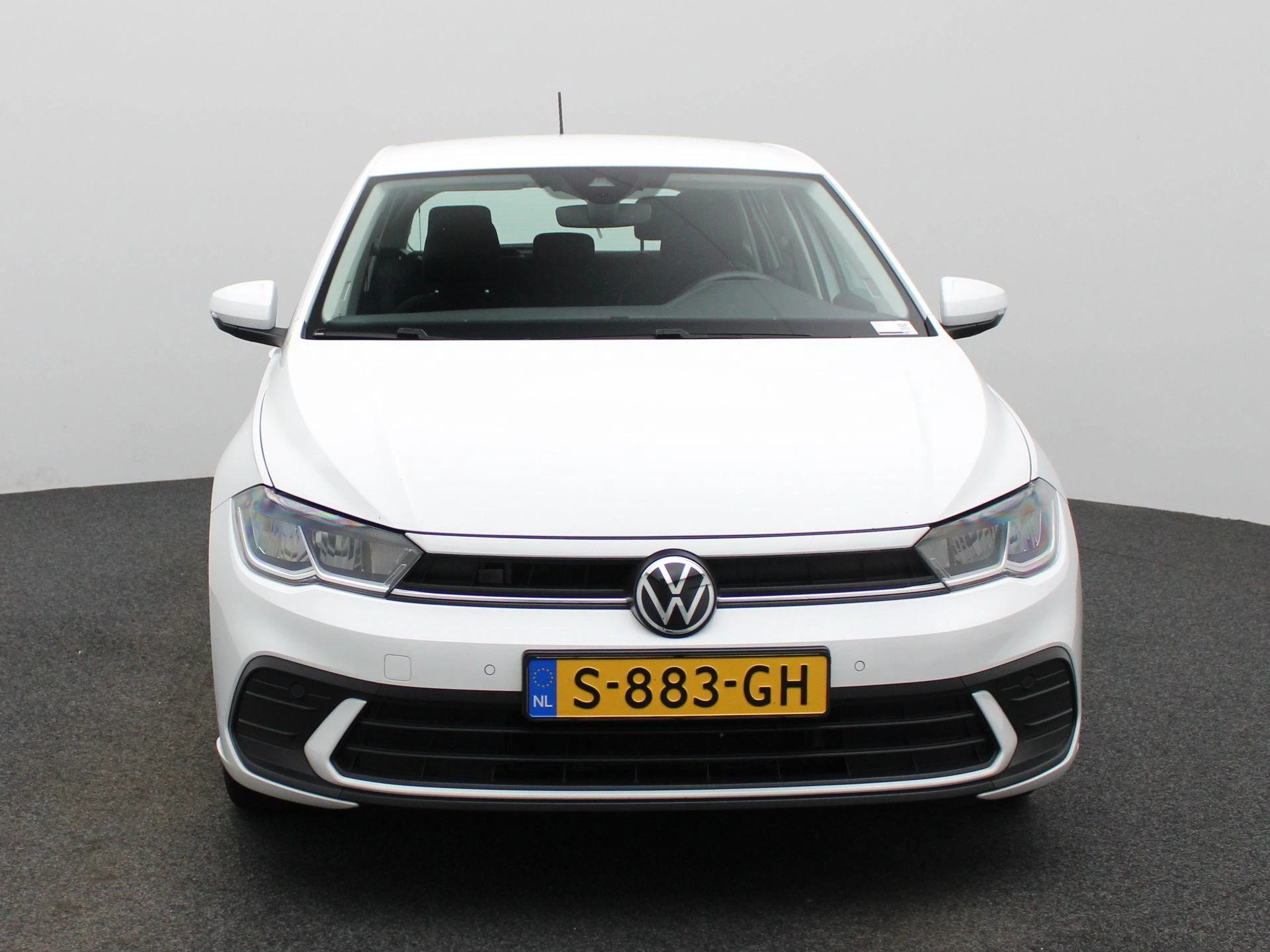 Volkswagen-Polo-image-2