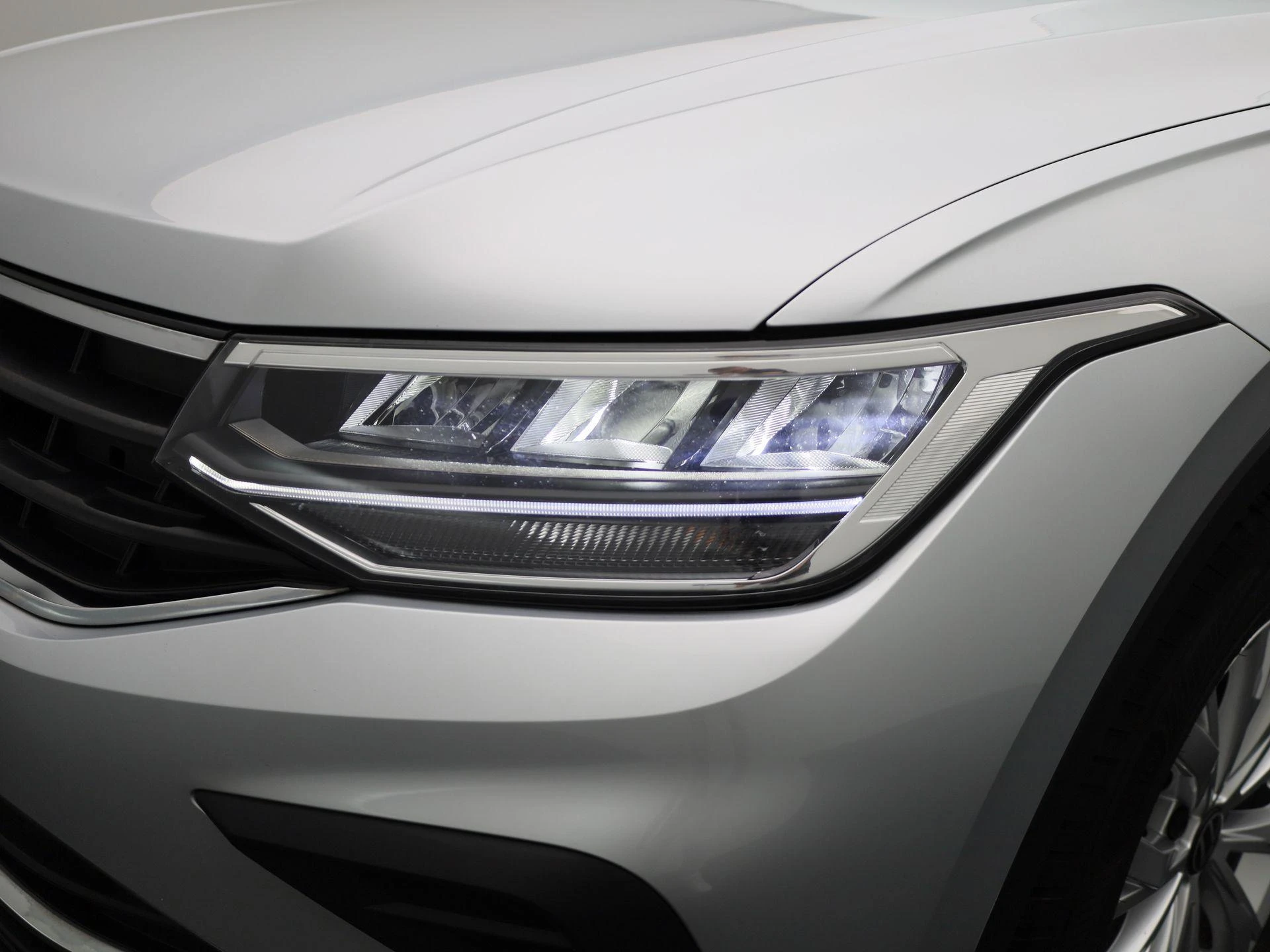 Volkswagen-Tiguan-image-19