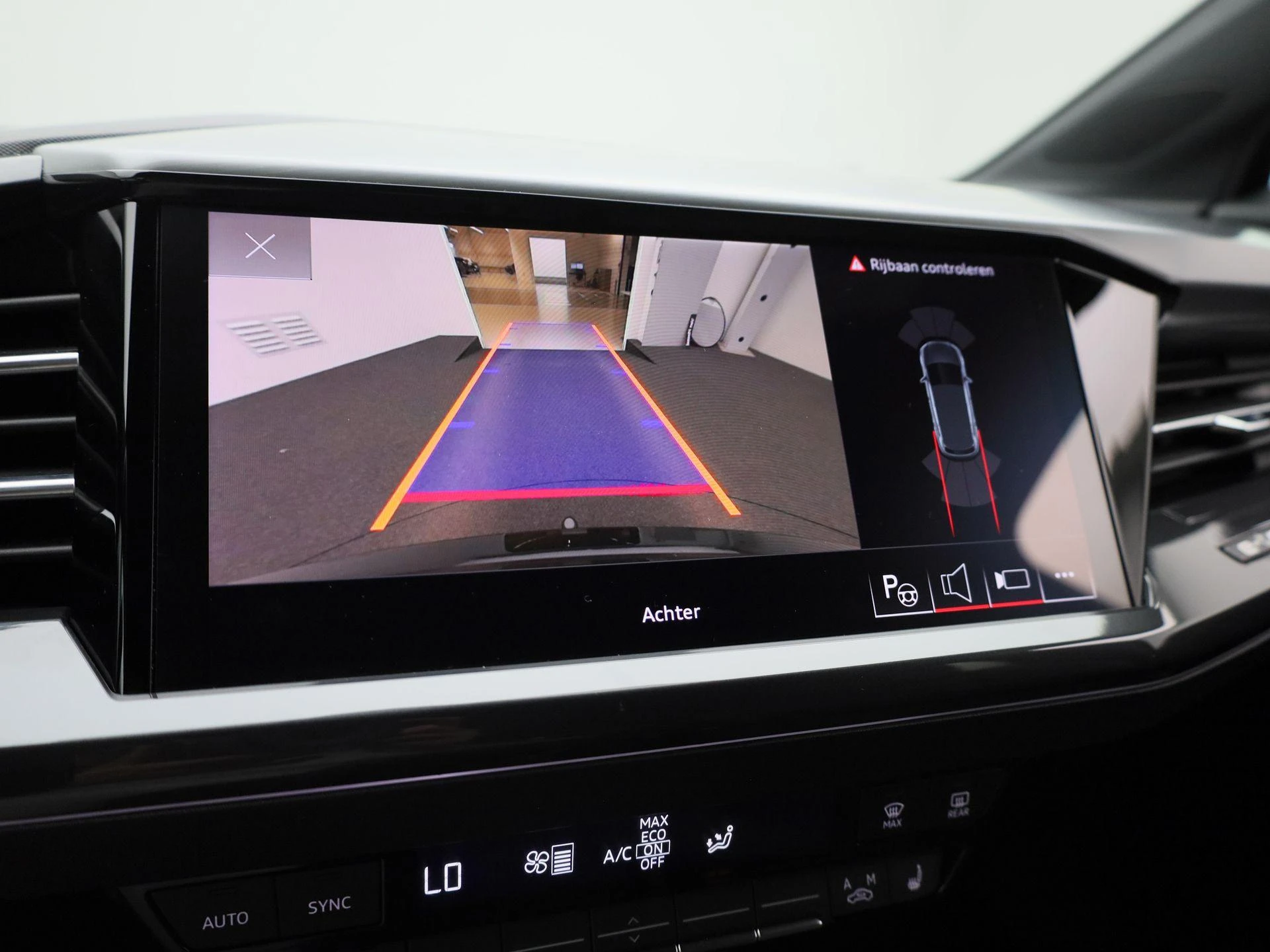 Audi-Q4 e-tron-image-28