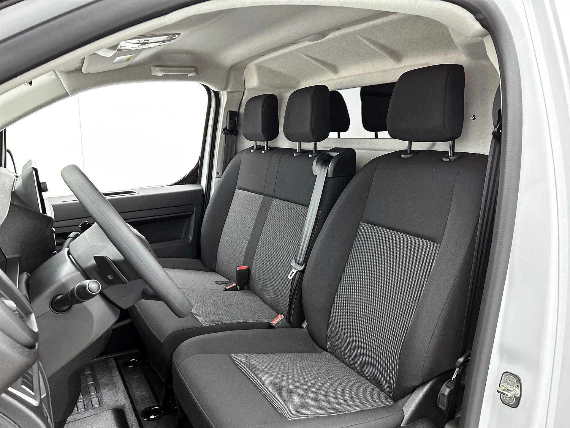 Opel-Vivaro-image-4