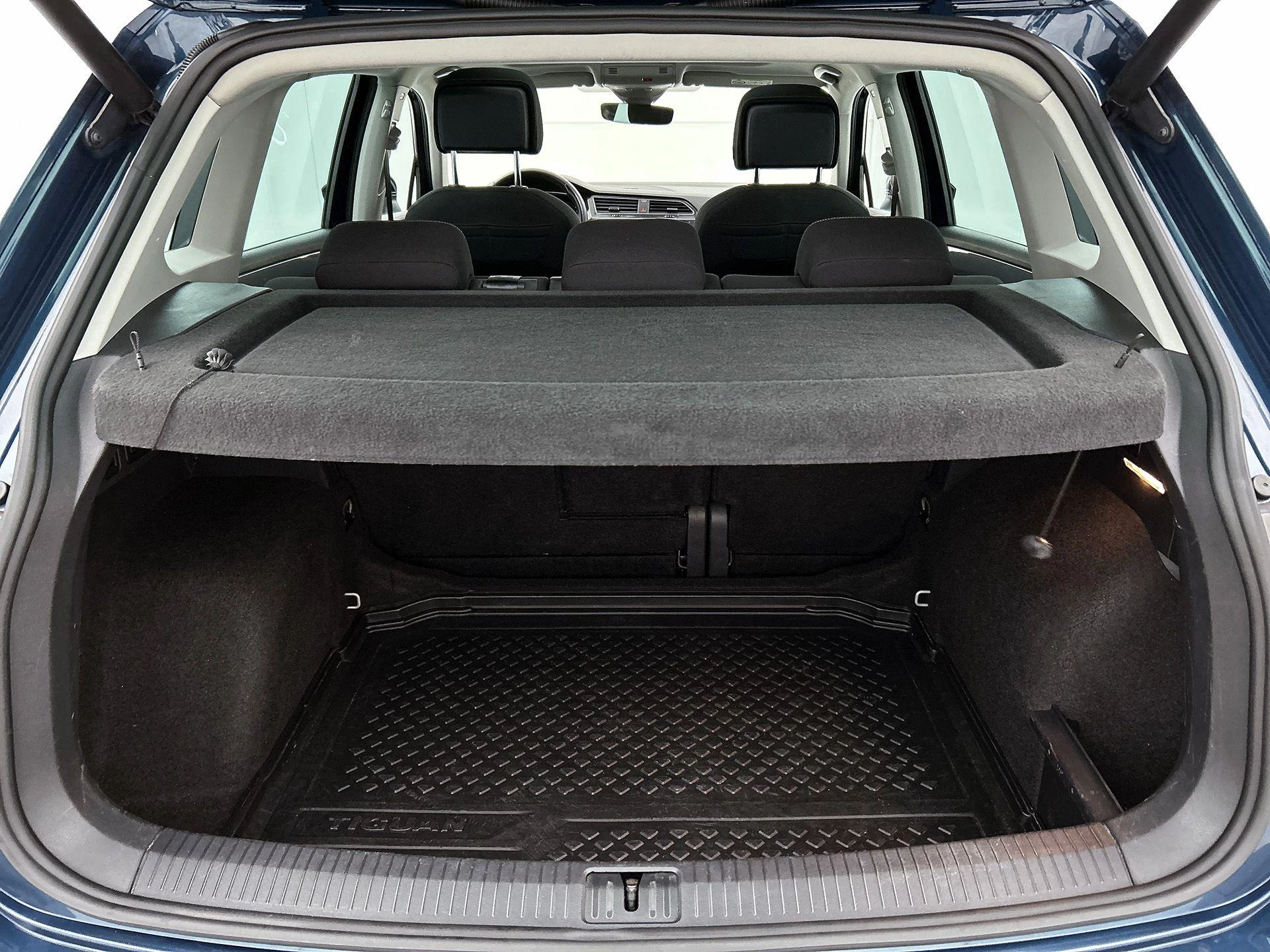 Volkswagen-Tiguan-image-12