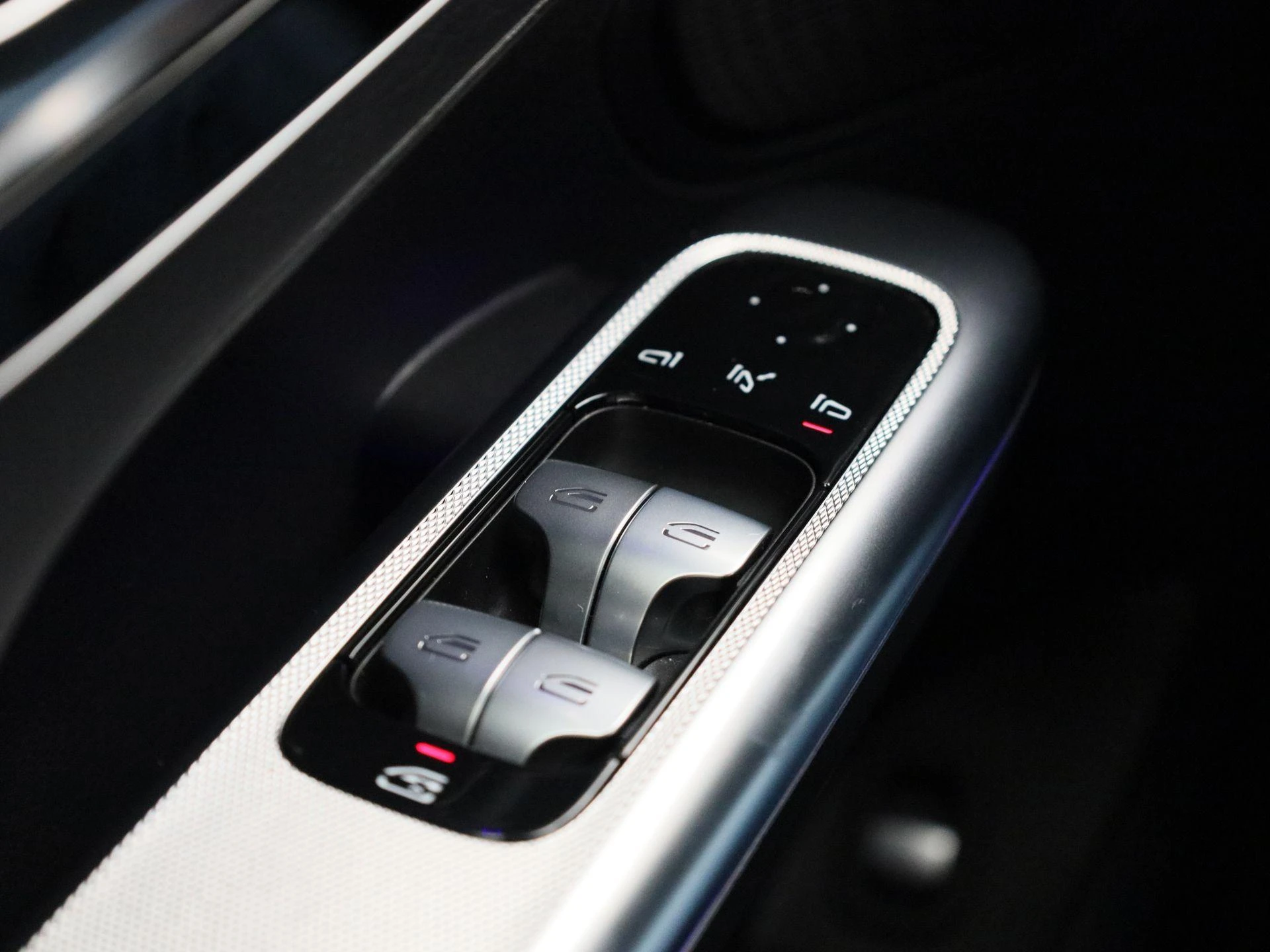 Mercedes-Benz-GLC-image-32