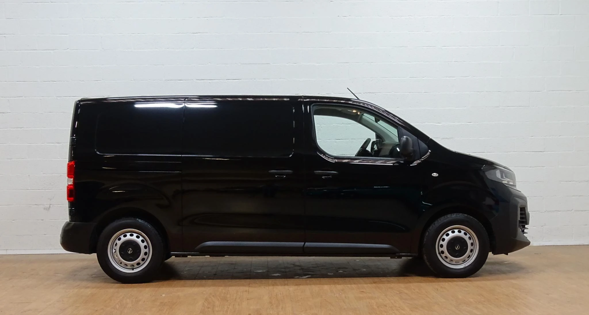 Opel-Vivaro-image-5