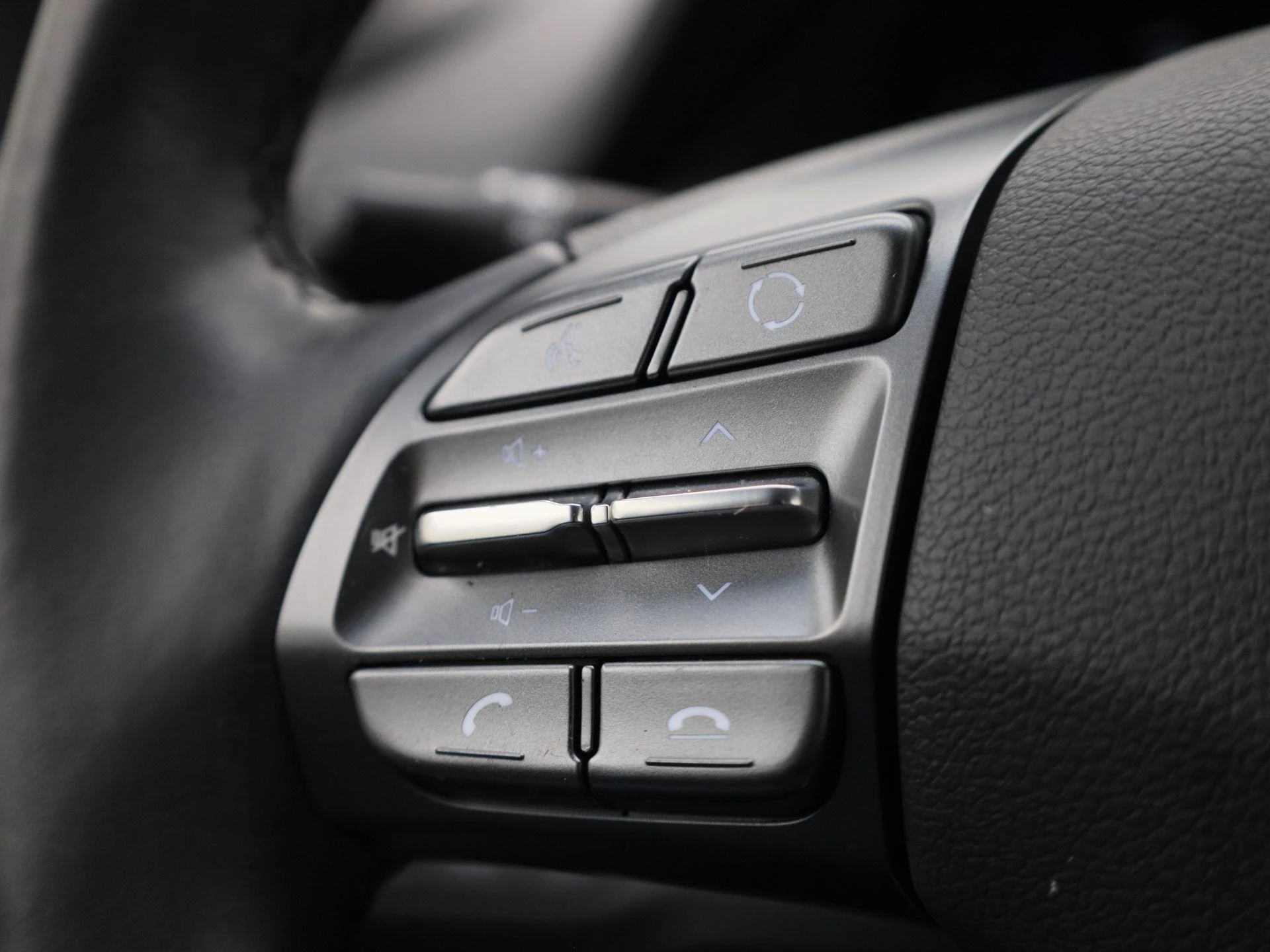 Hyundai-IONIQ-image-18