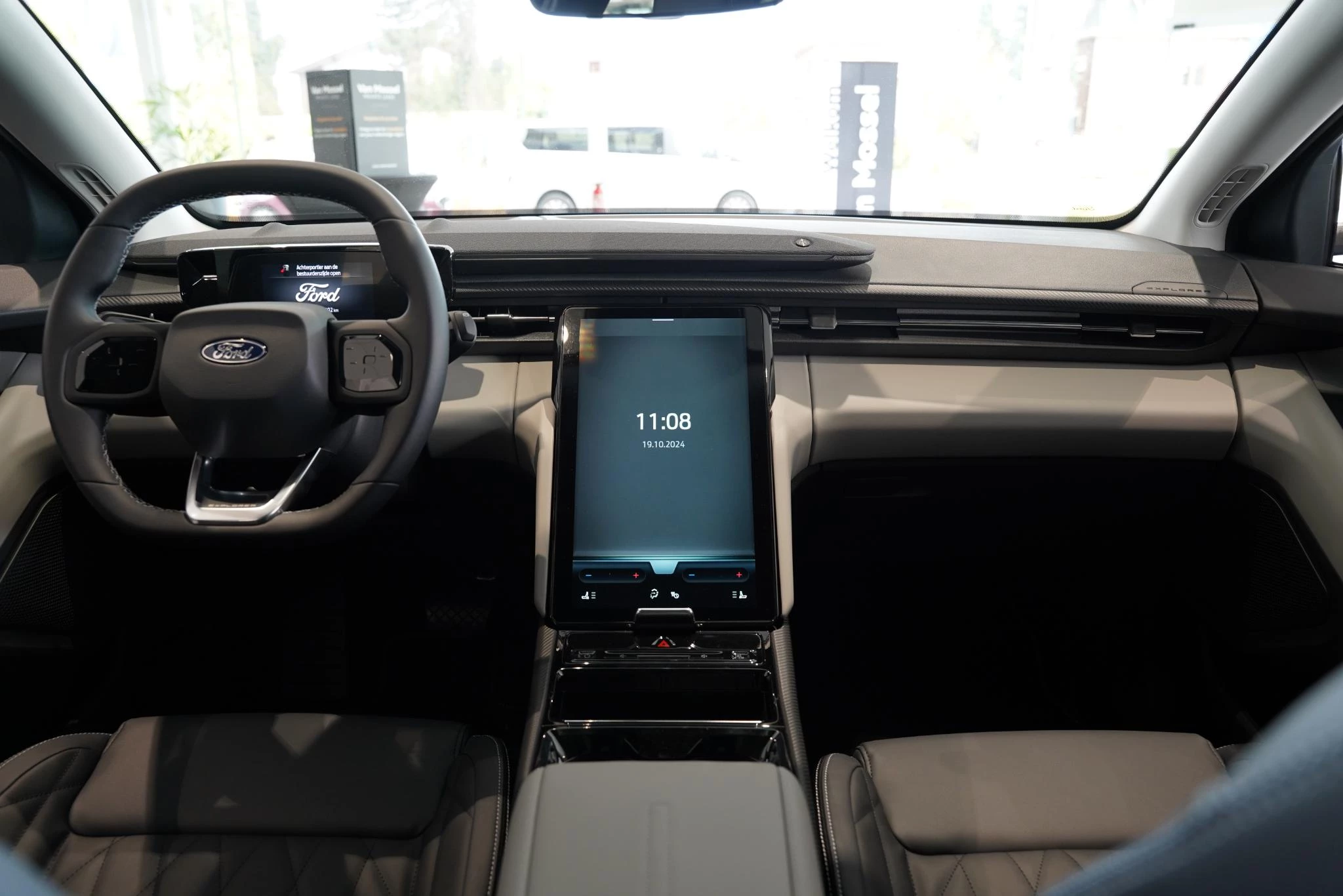 Ford-Explorer EV-image-12