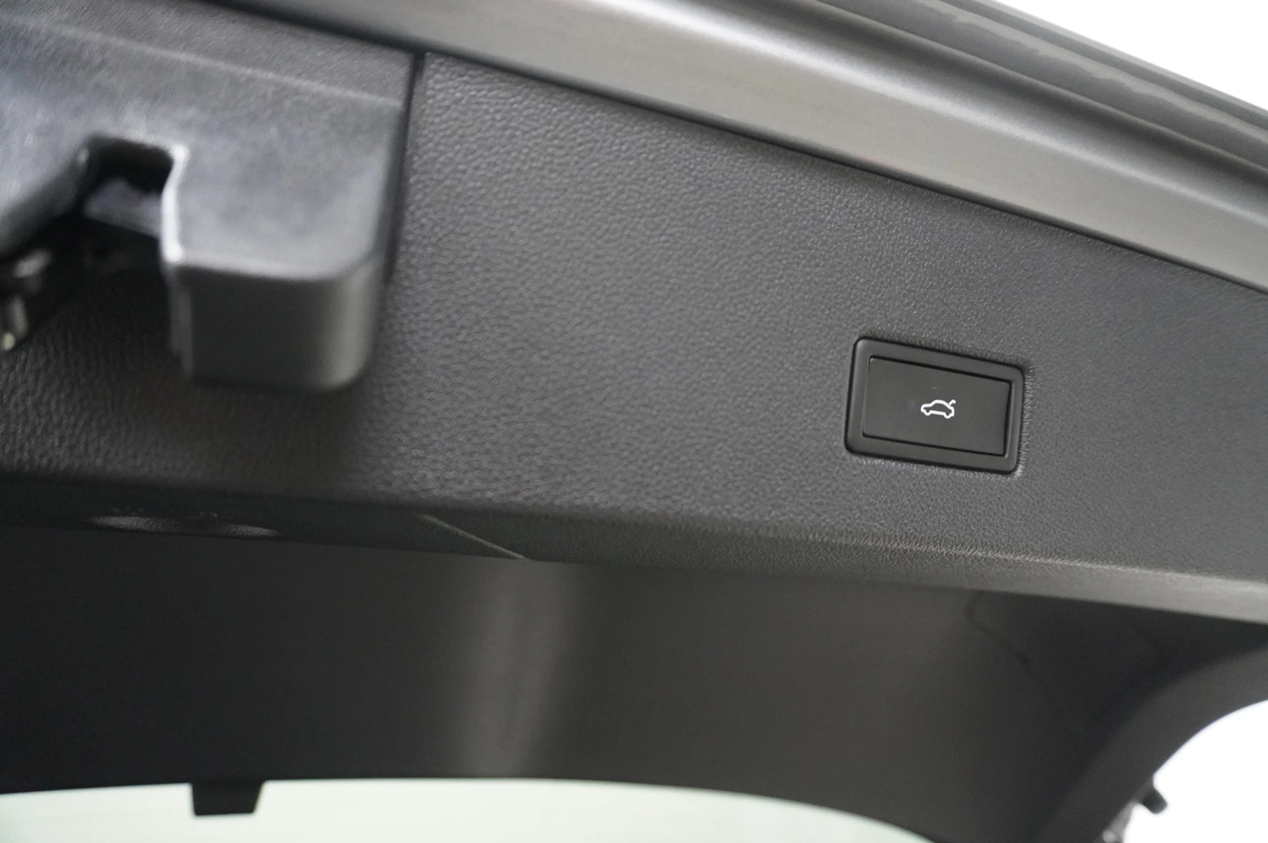 Volkswagen-T-Roc-image-17