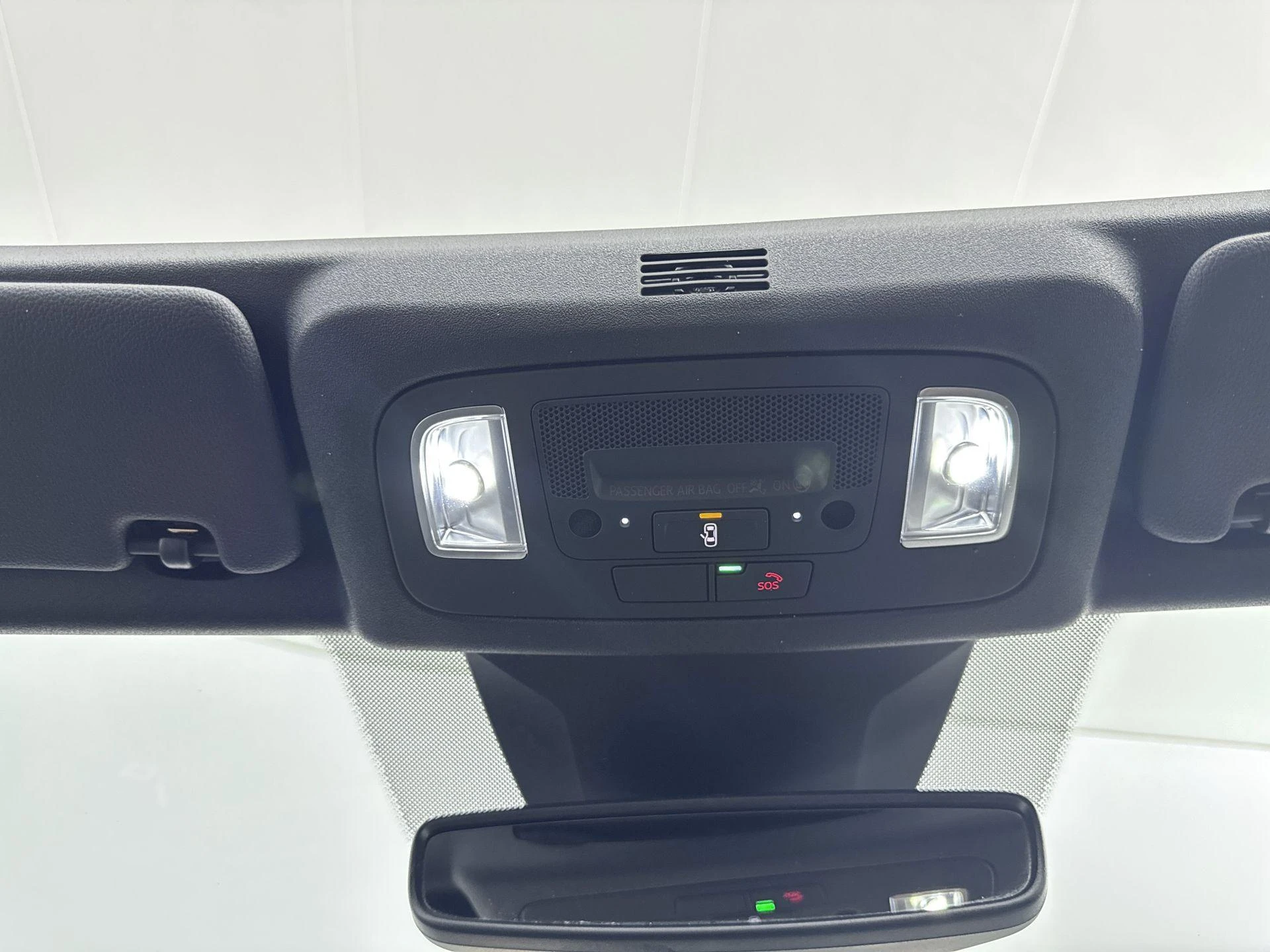 Volkswagen-T-Roc-image-13