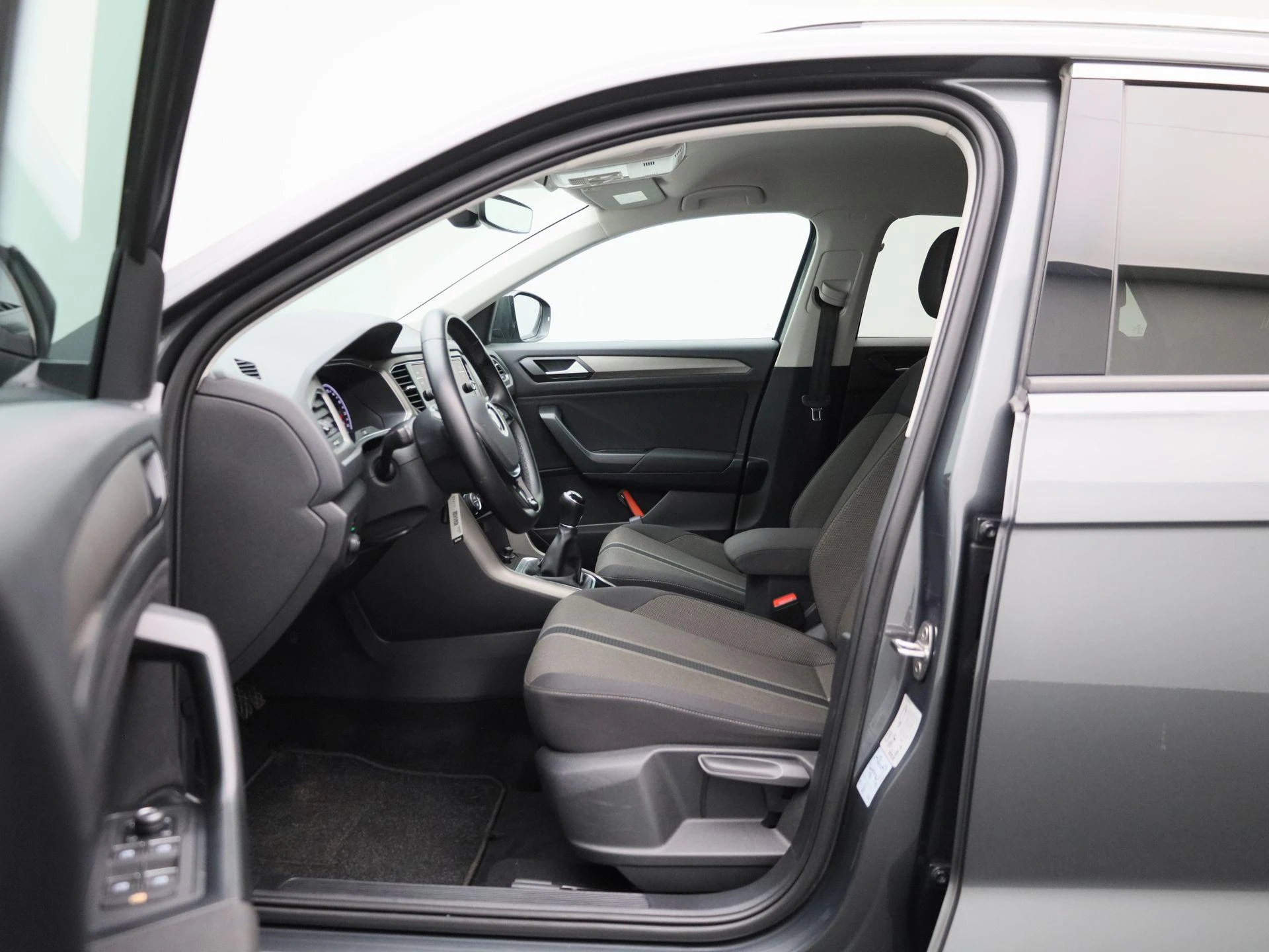 Volkswagen-T-Roc-image-8