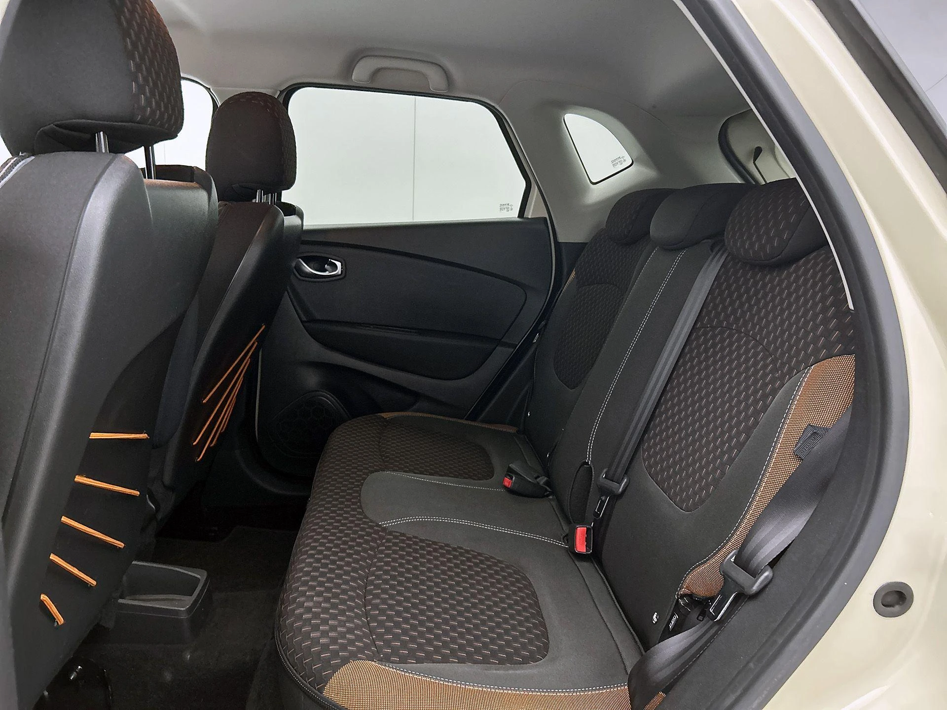 Renault-Captur-image-25