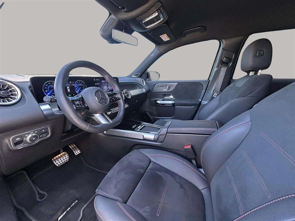 Mercedes-Benz-EQB-image-10