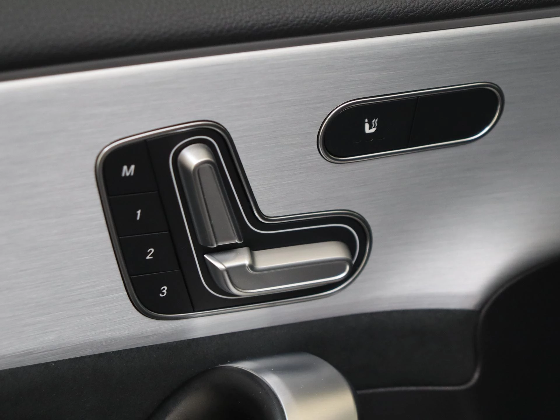 Mercedes-Benz-A-Klasse-image-26