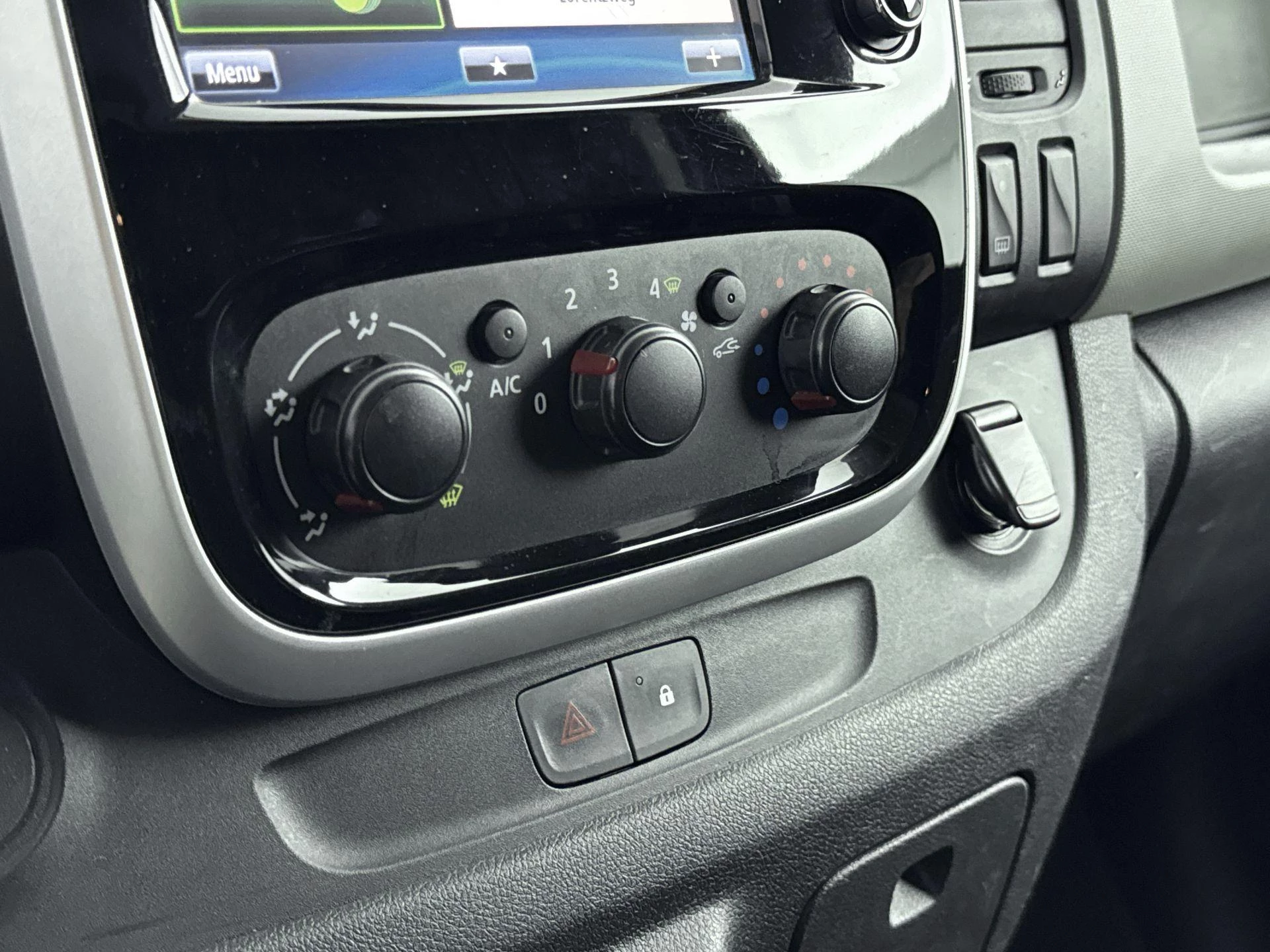 Renault-Trafic-image-18