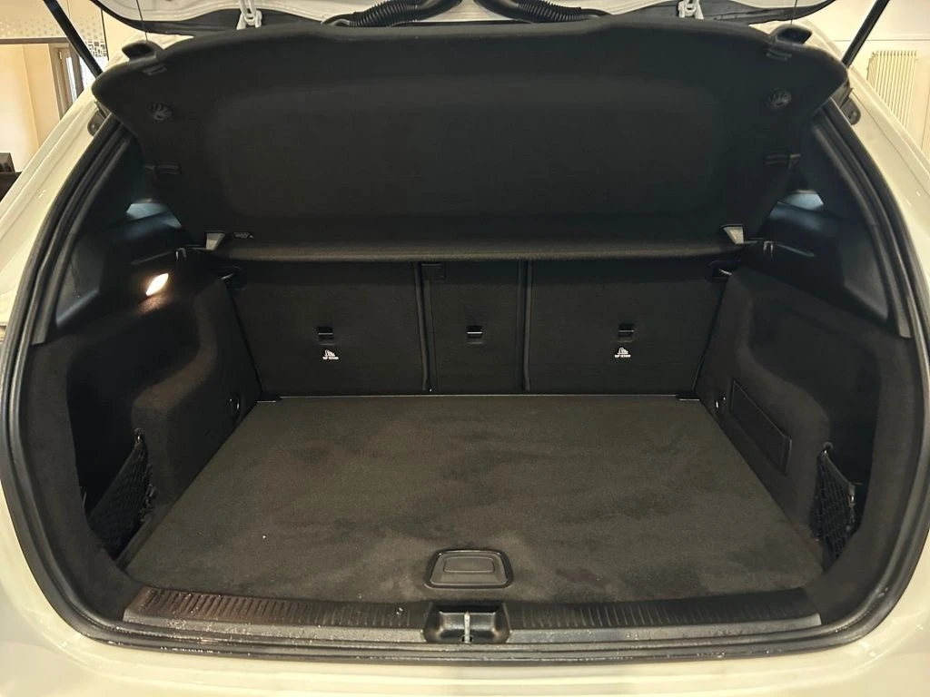 Mercedes-Benz-B-Klasse 220-image-12