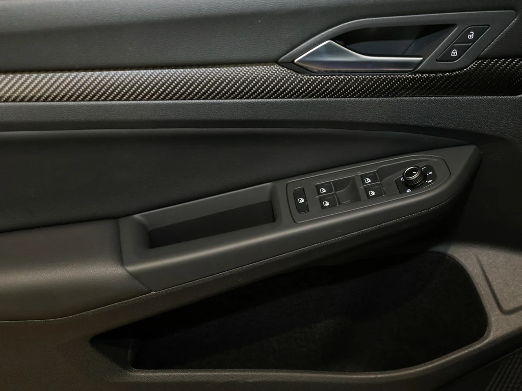 Volkswagen-Golf-image-15