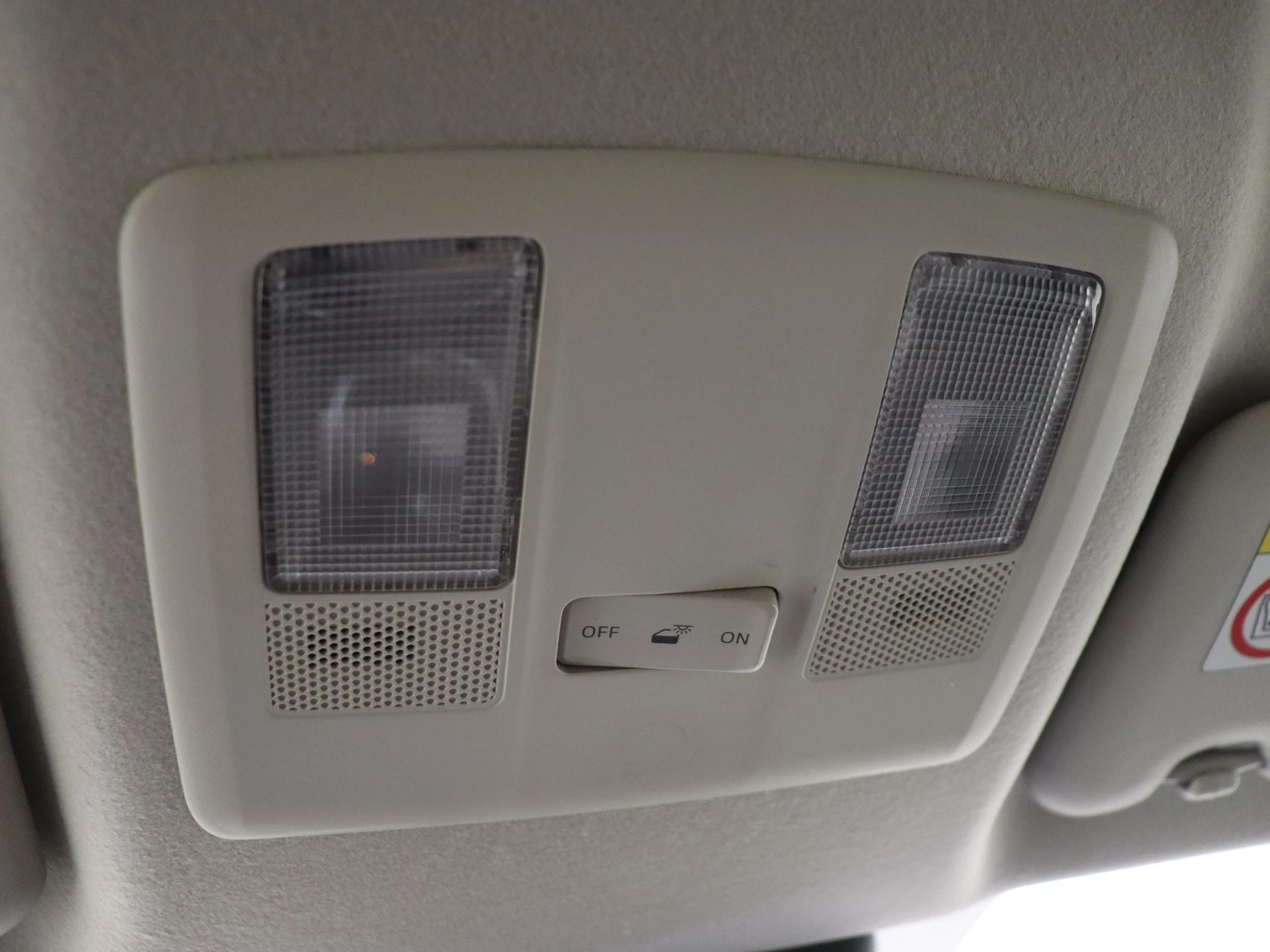 Mazda-2-image-25