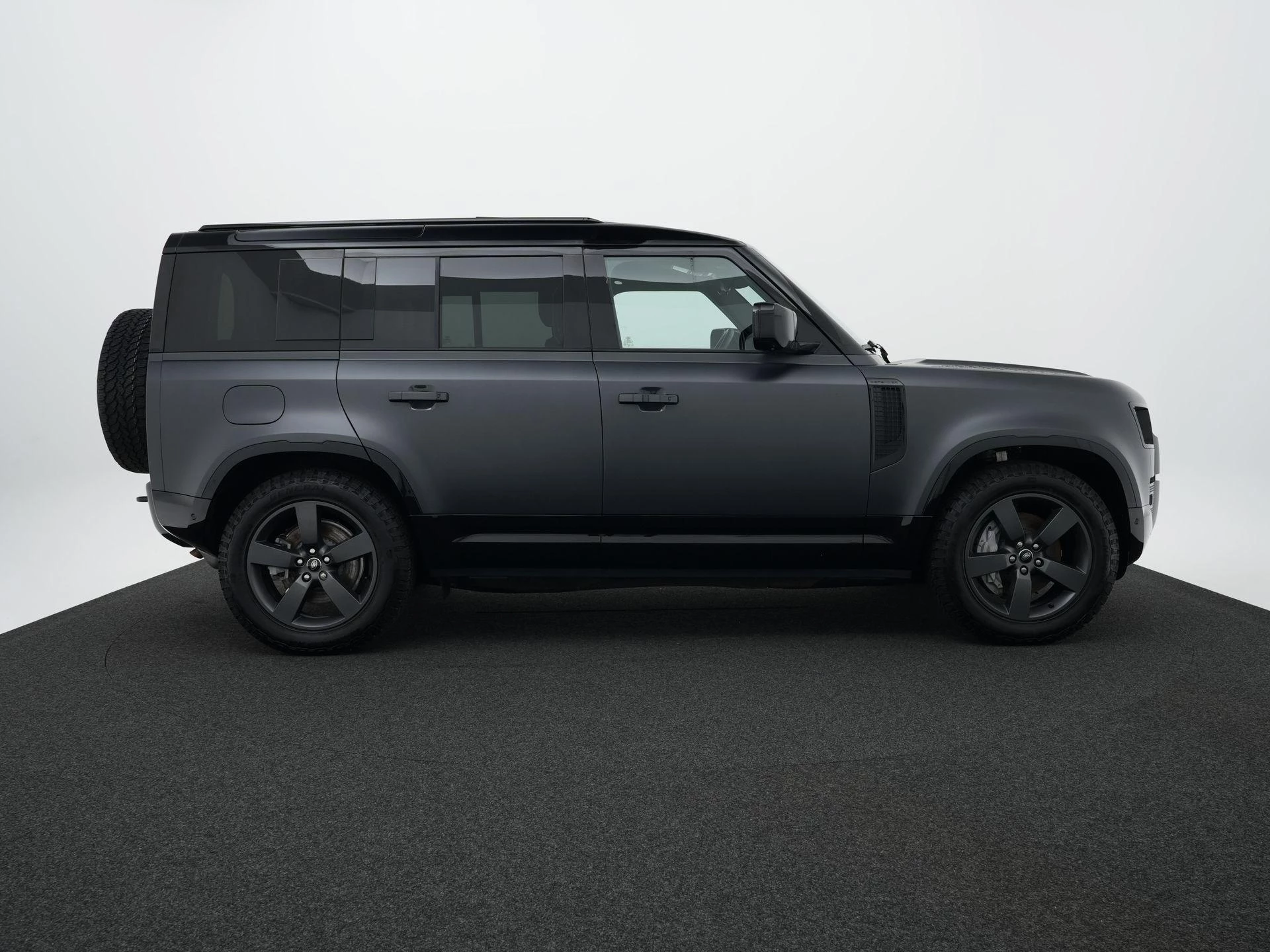 Land Rover-Defender-image-5