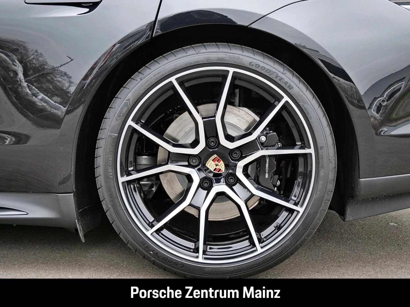 Porsche Taycan Sport Turismo Black Edition NW ZUM HAUSPR black edition
