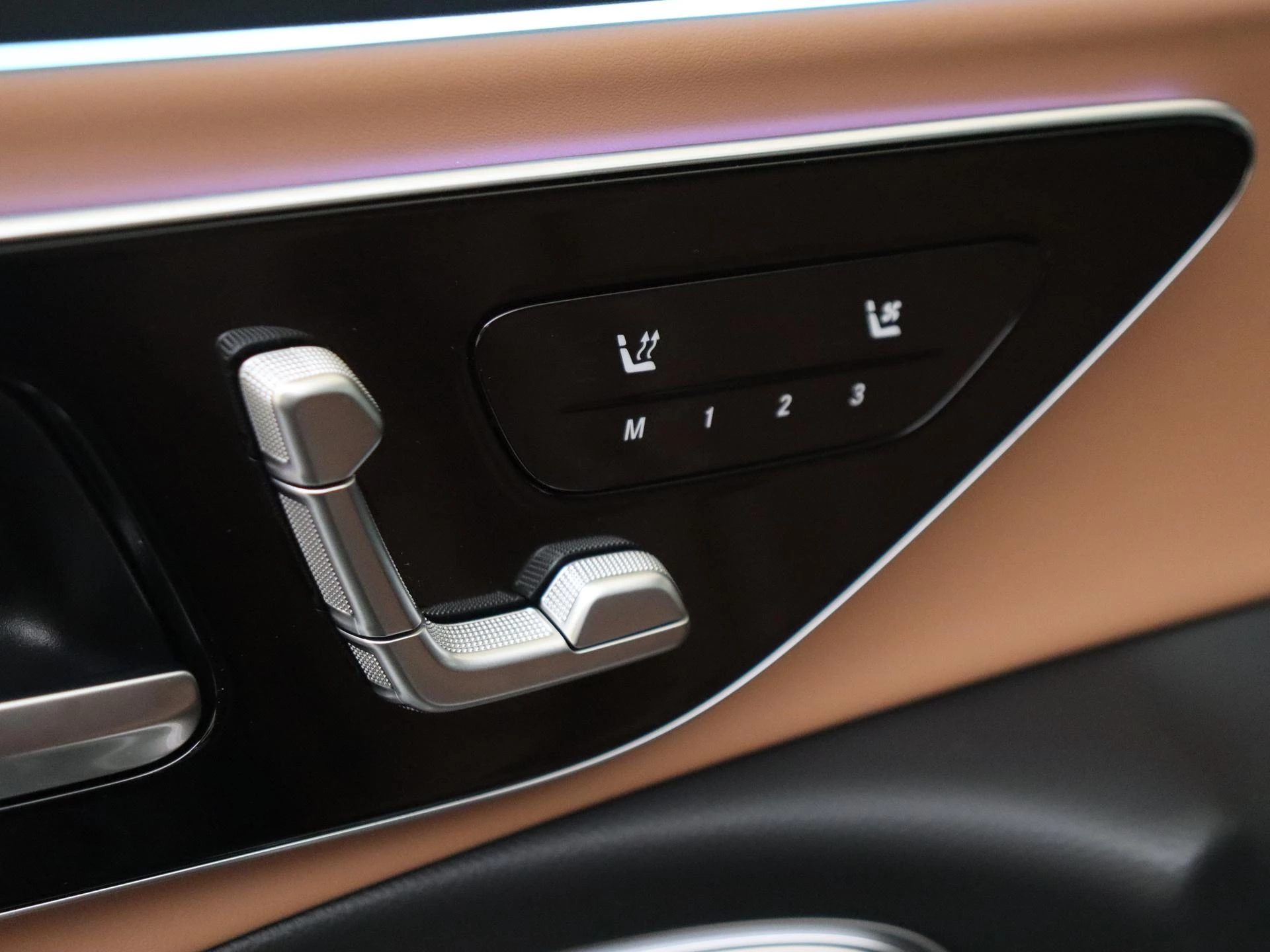 Mercedes-Benz-E-Klasse-image-24