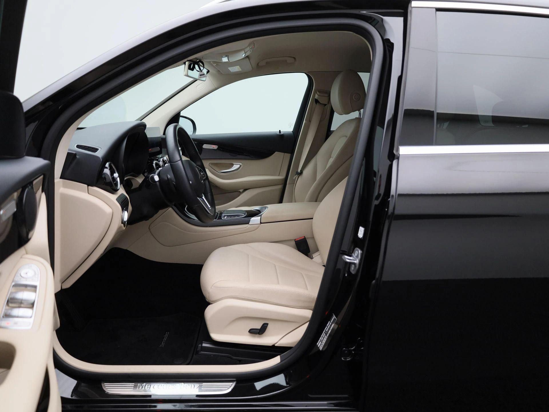Mercedes-Benz-GLC-image-9