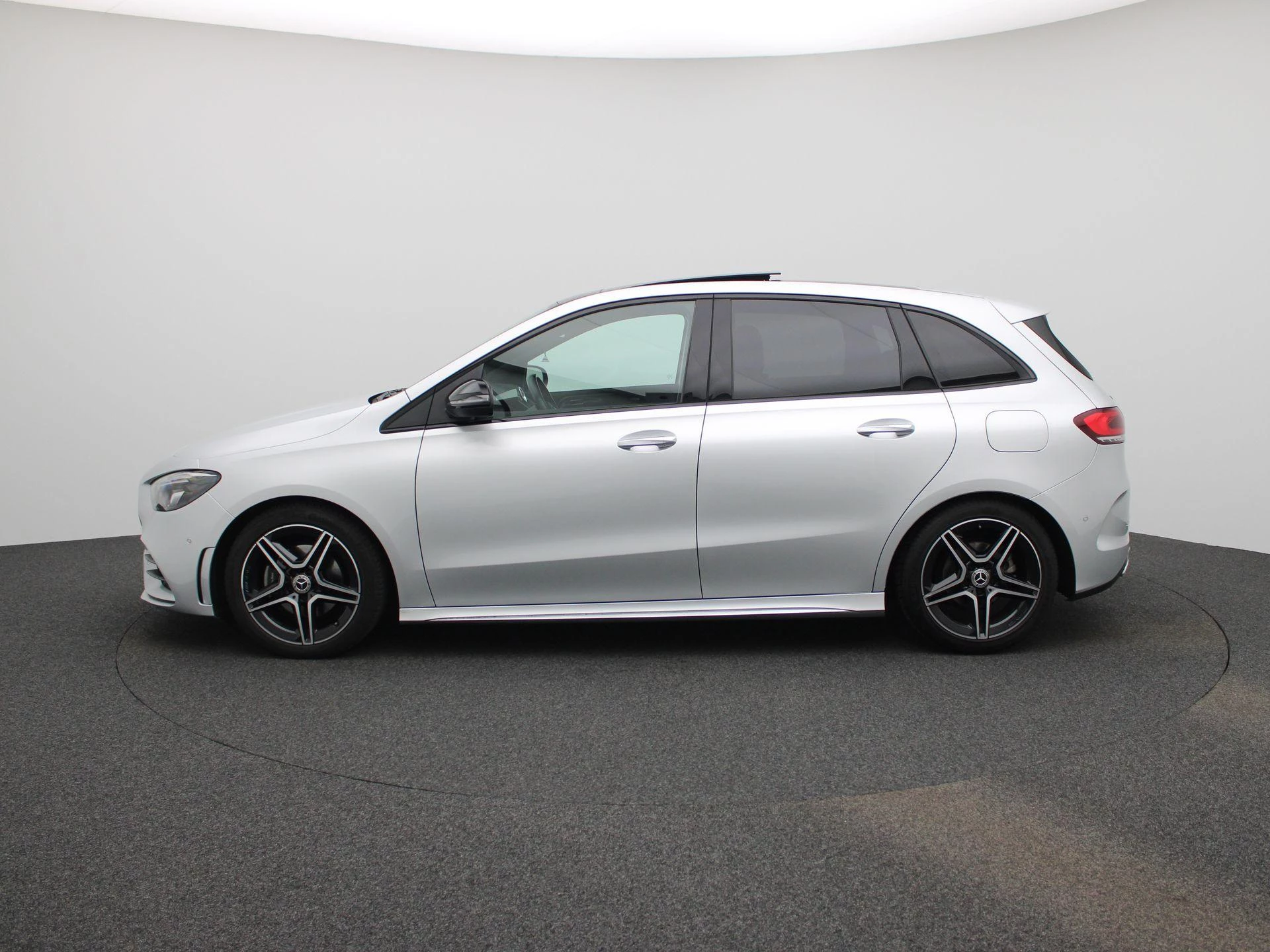 Mercedes-Benz-B-Klasse-image-3