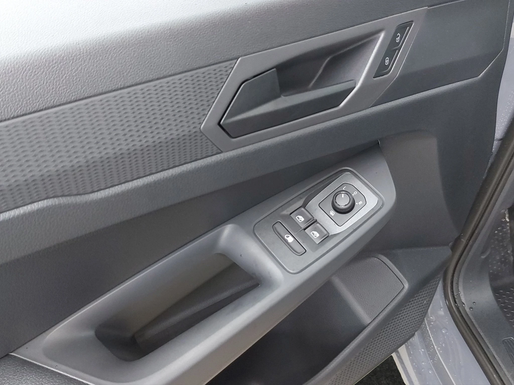 Ford-Transit Connect-image-16