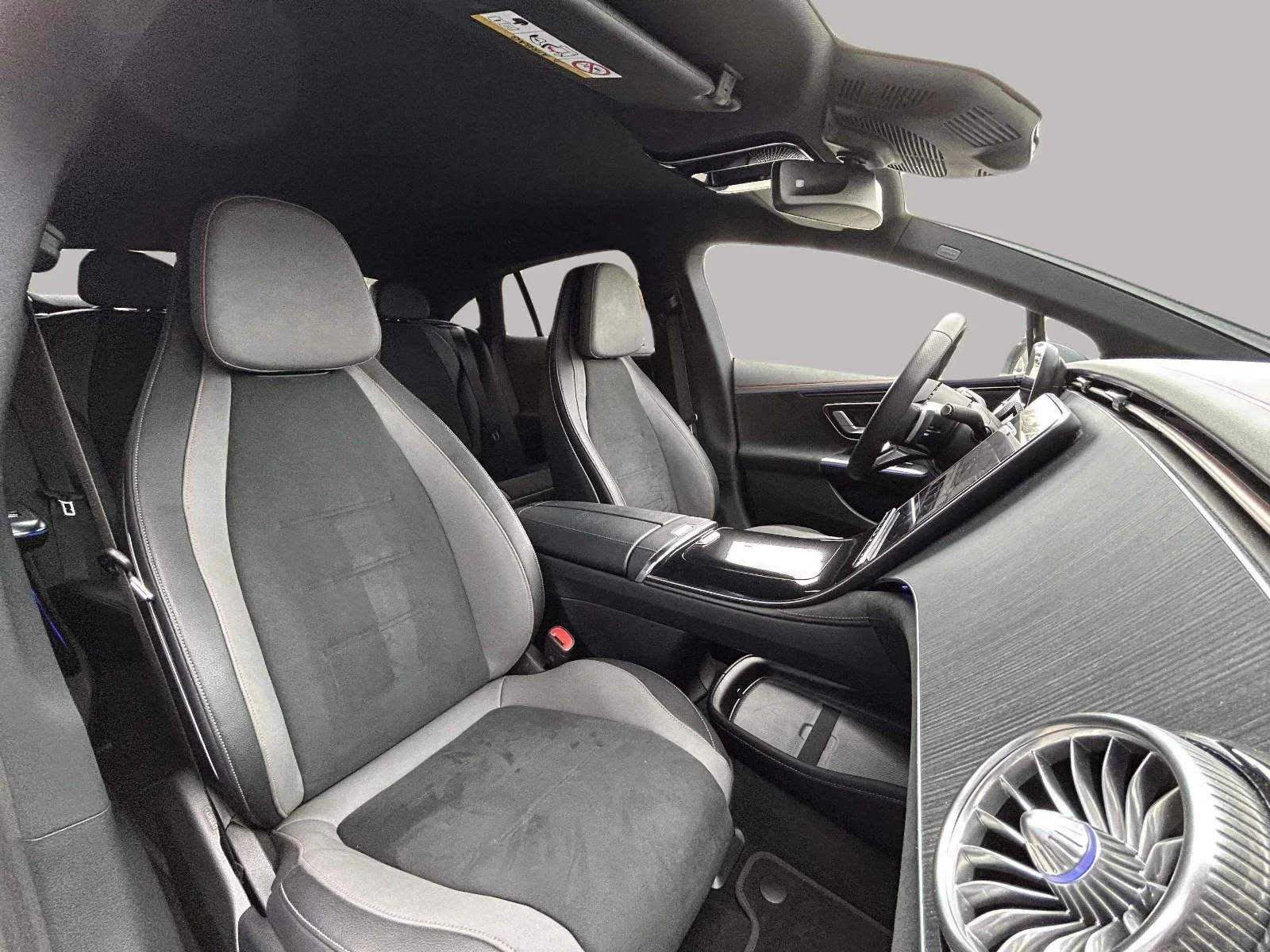 Mercedes-Benz-EQE-image-12