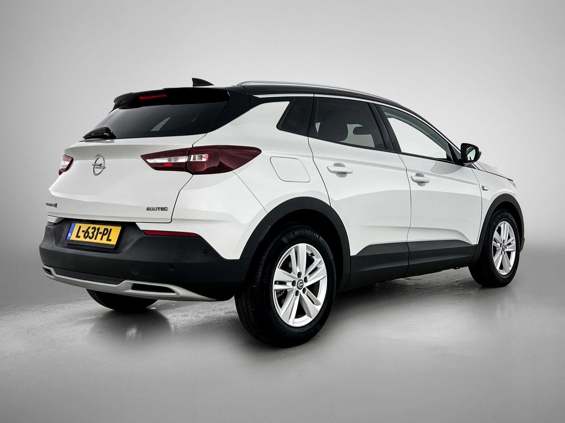 Opel-Grandland X-image-3