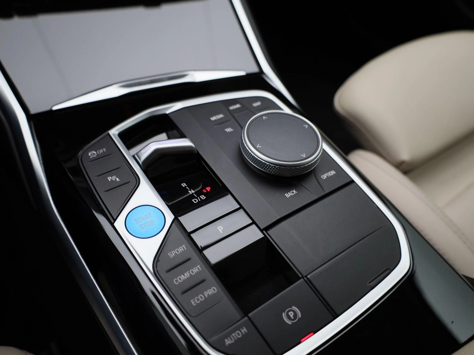 BMW-i4-image-22