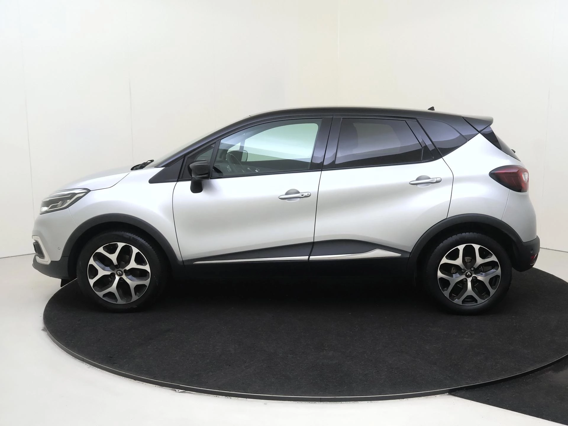 Renault-Captur-image-7