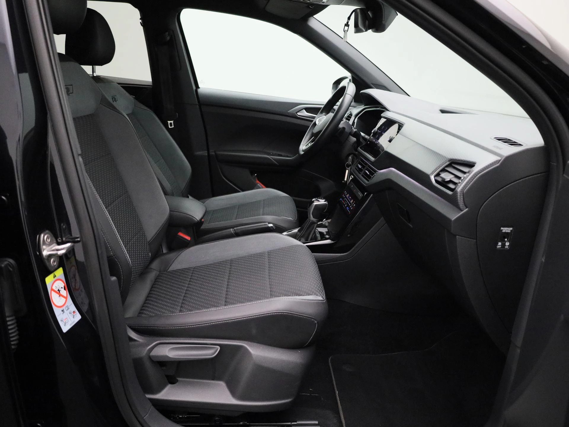 Volkswagen-T-Cross-image-33