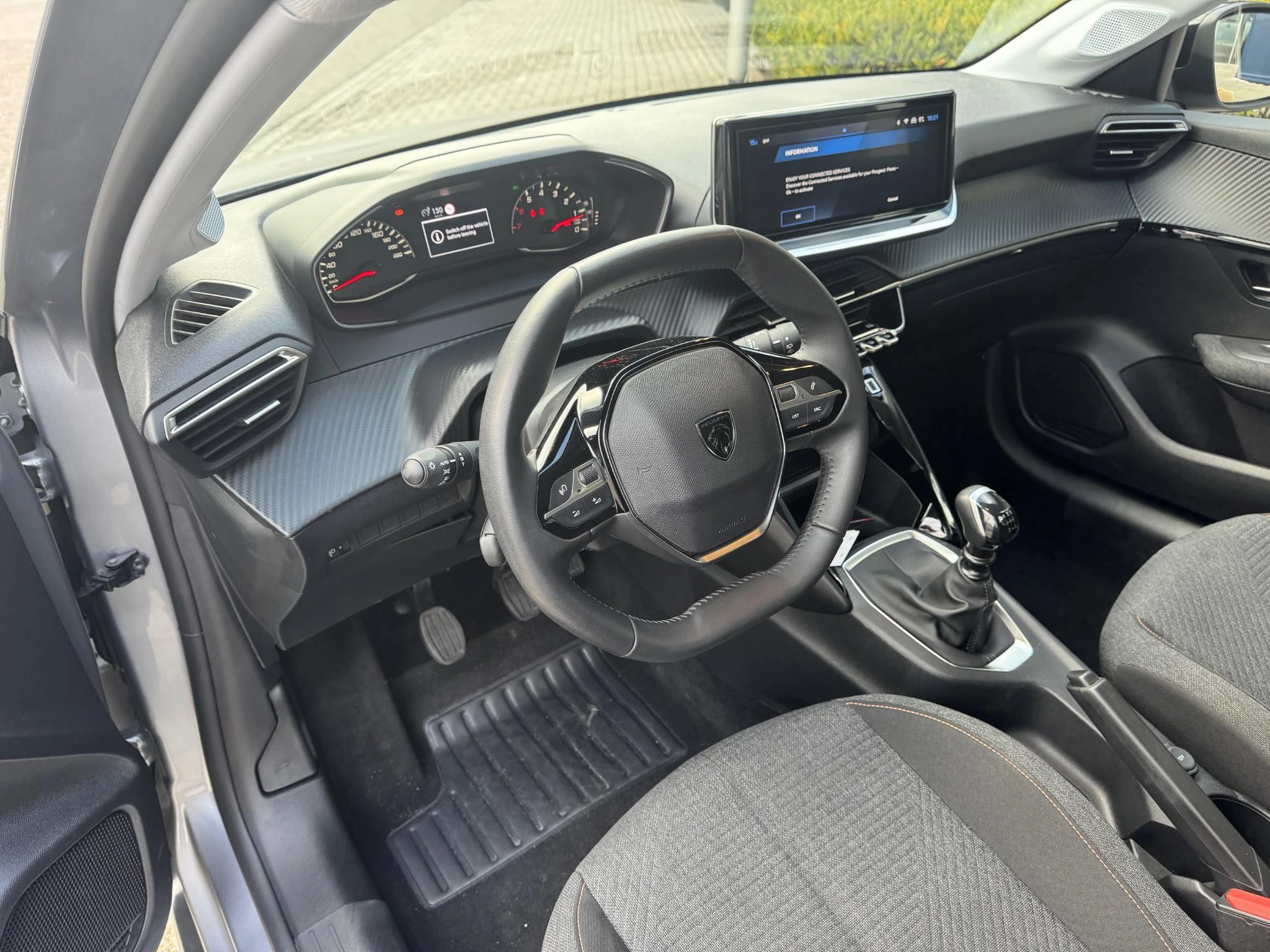 Peugeot-208-image-15