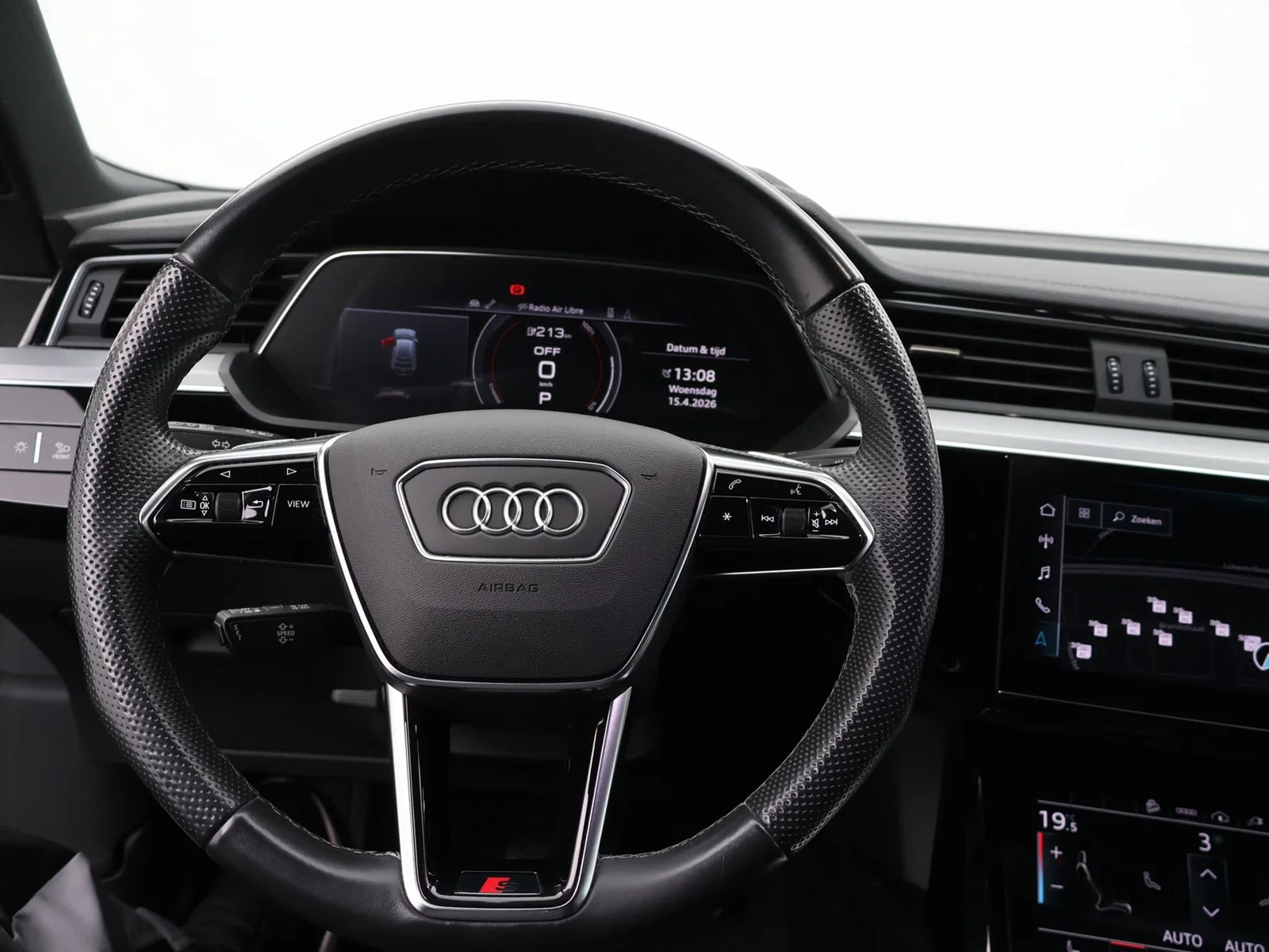 Audi-e-tron-image-16