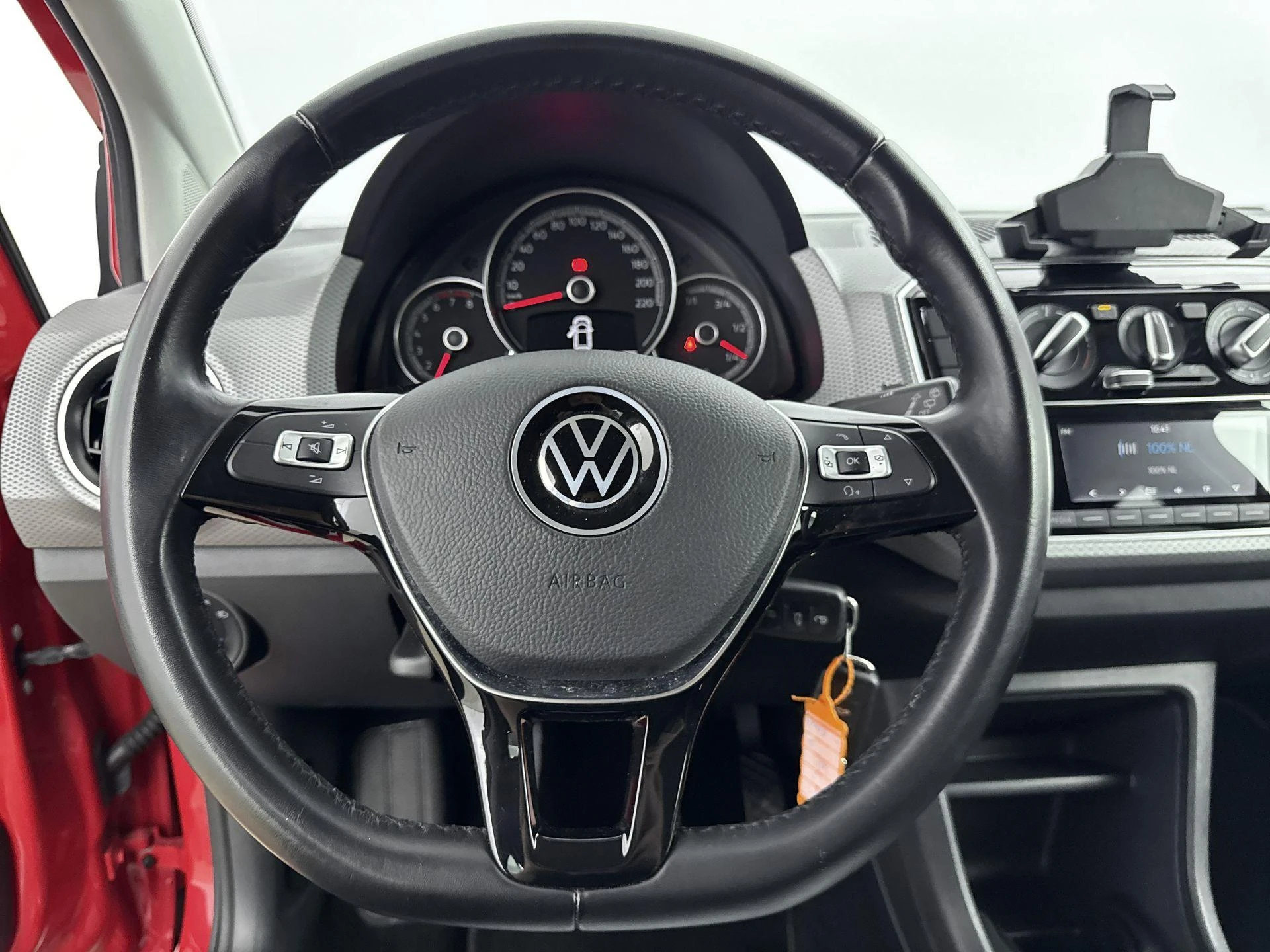 Volkswagen-up!-image-12