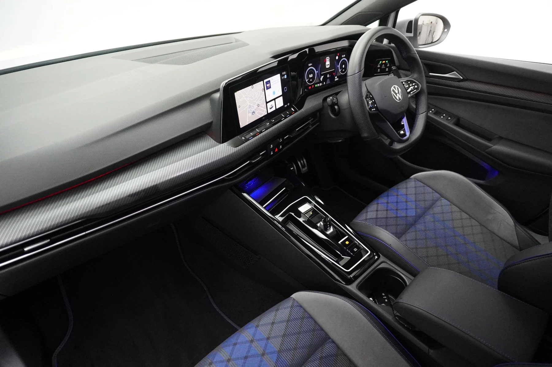 Volkswagen-Golf-image-1