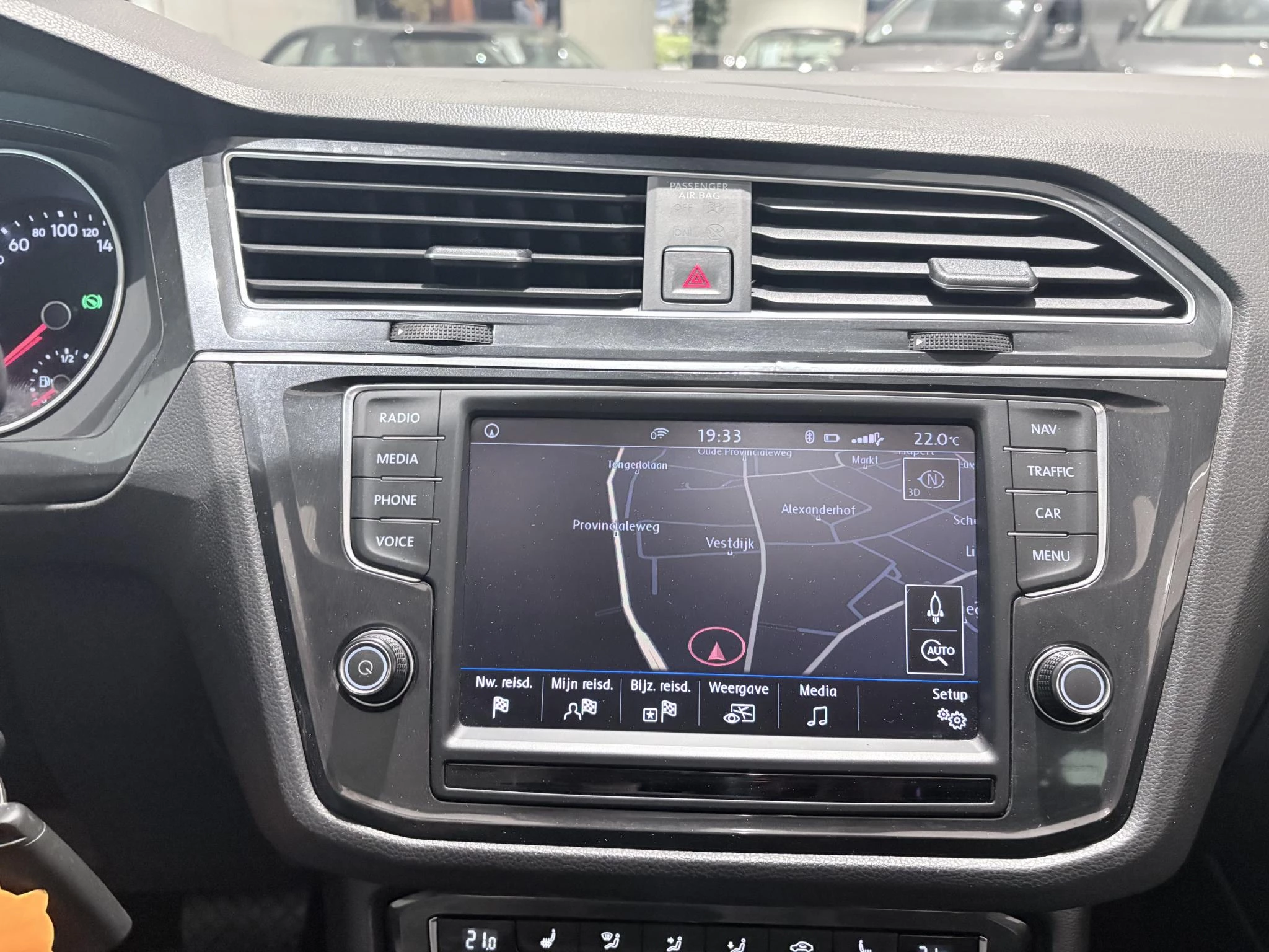 Volkswagen-Tiguan-image-22