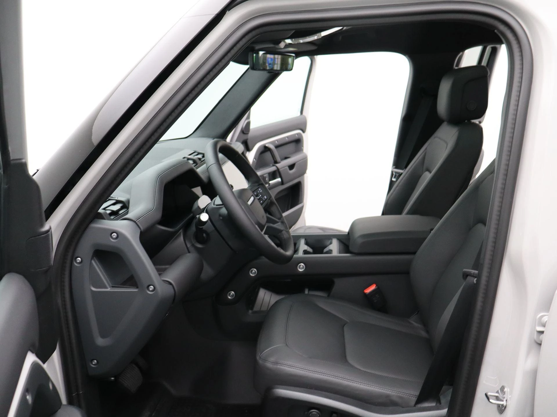 Land Rover-Defender-image-10