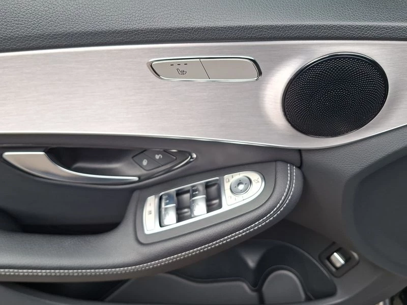 Mercedes-Benz C-Klasse 300 de T AVANTGARDE PANO LED KAMERA SHZ PDC AVANTGARDE