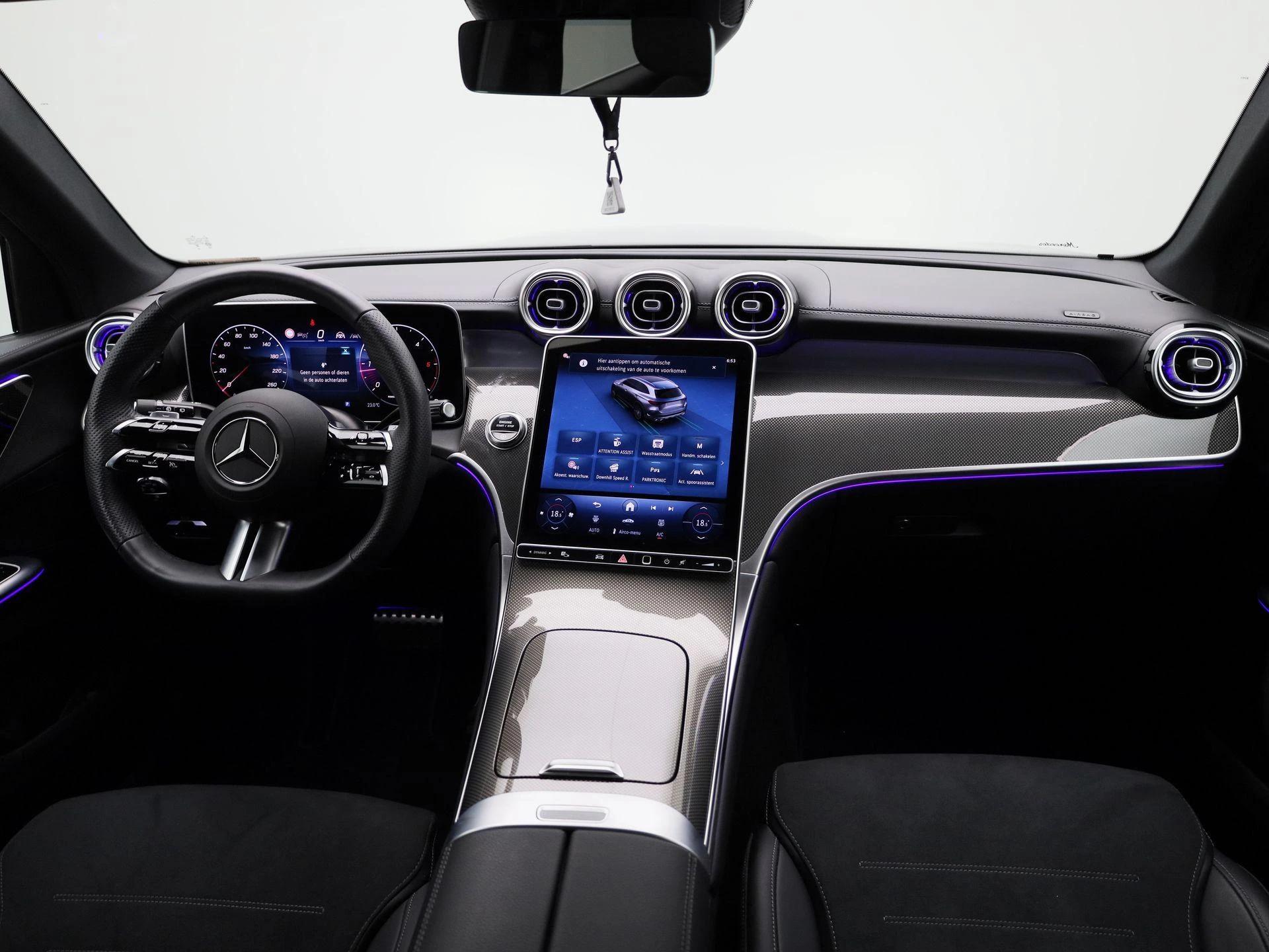 Mercedes-Benz-GLC-image-37