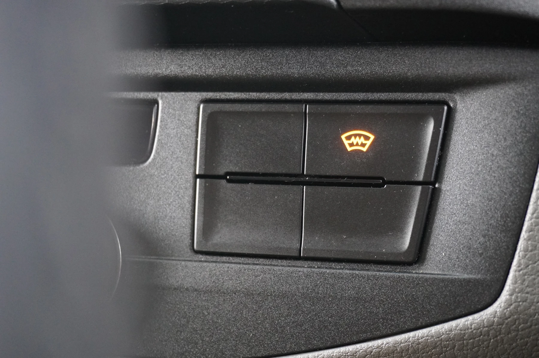 Volkswagen-Transporter-image-32
