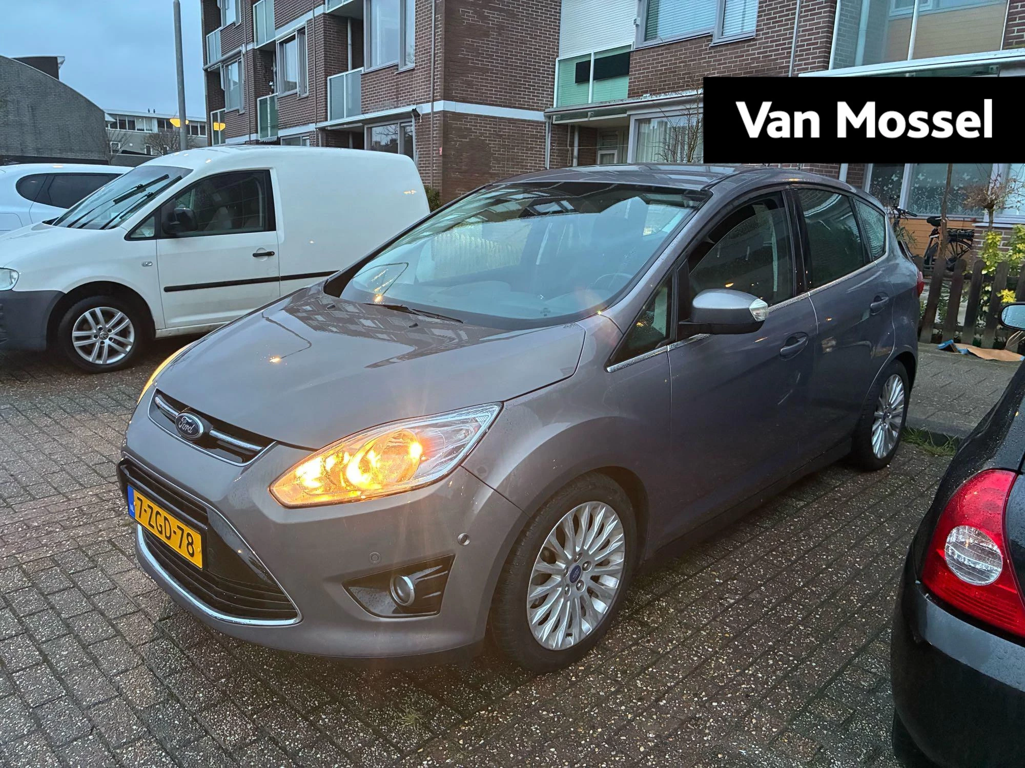 Ford-C-MAX-image-0