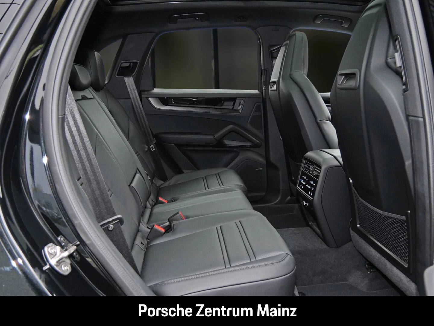 Porsche-Cayenne-image-12