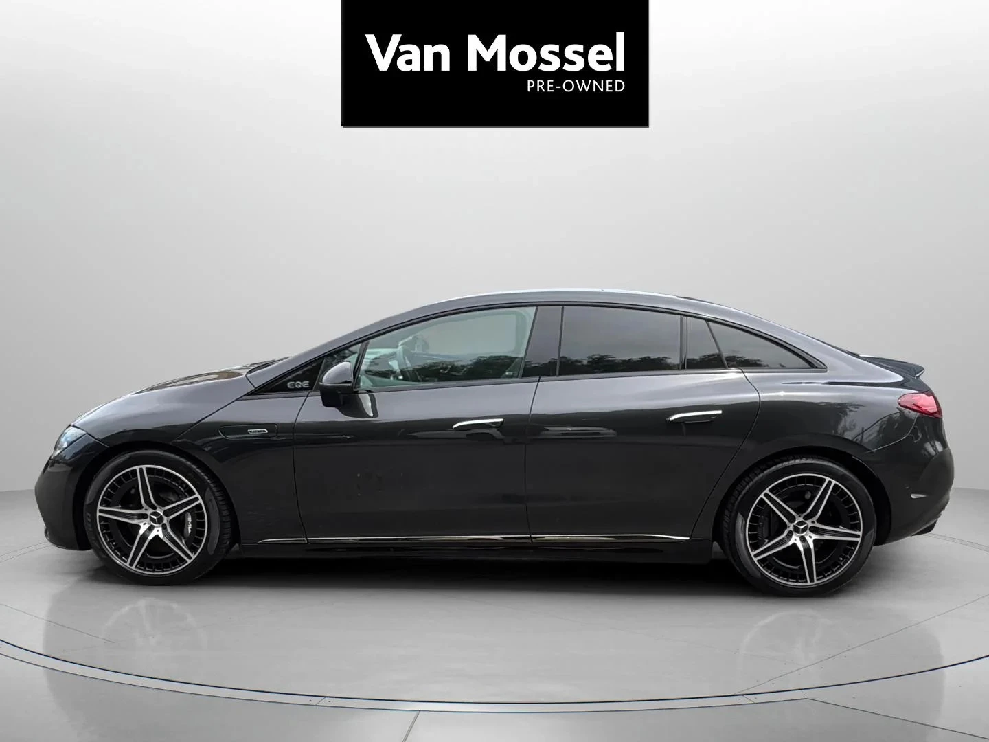 Mercedes-Benz-EQE-image-1