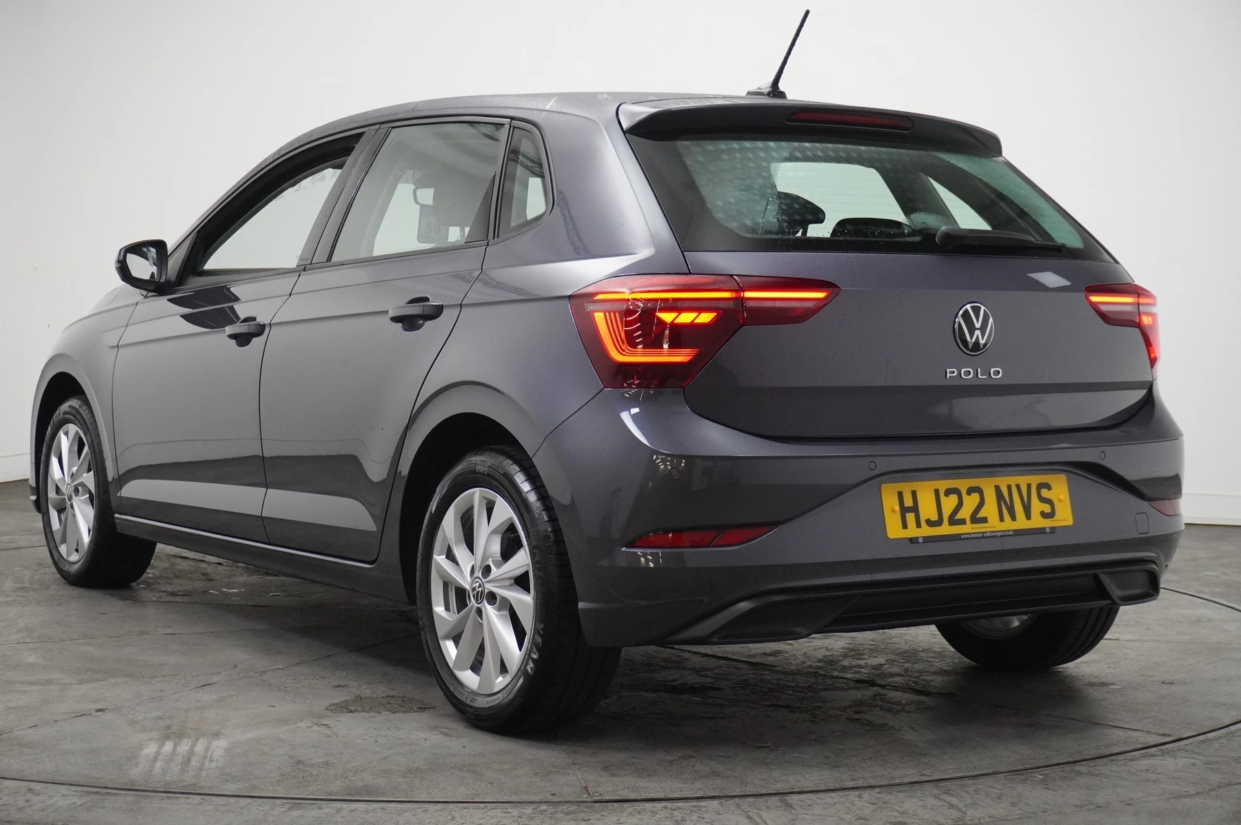 Volkswagen-Polo-image-2