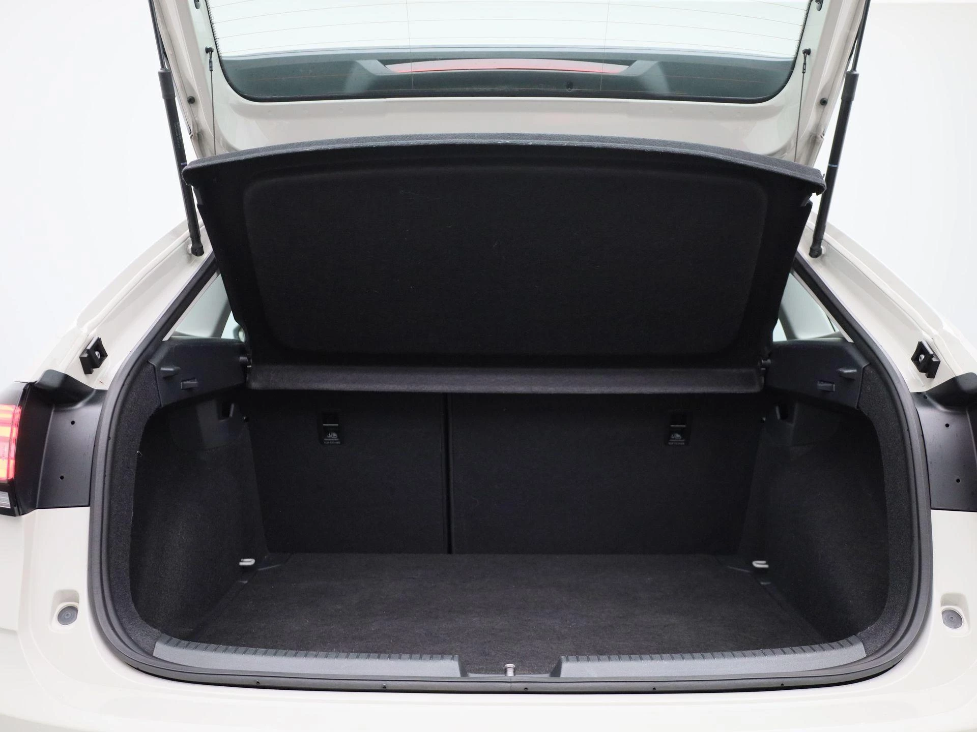 Volkswagen-Taigo-image-13