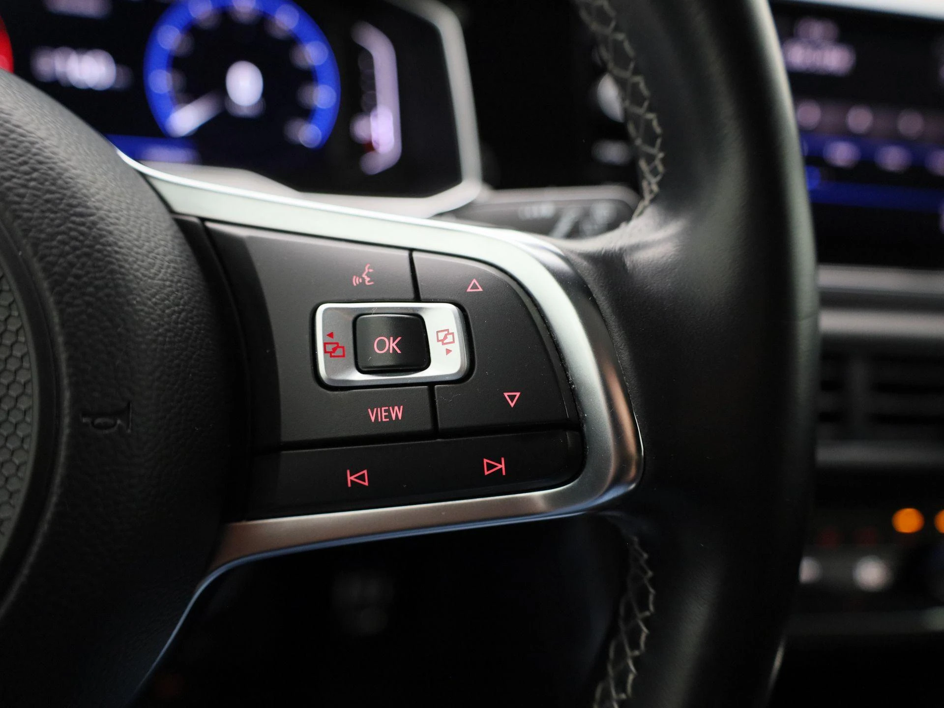 Volkswagen-Polo-image-17